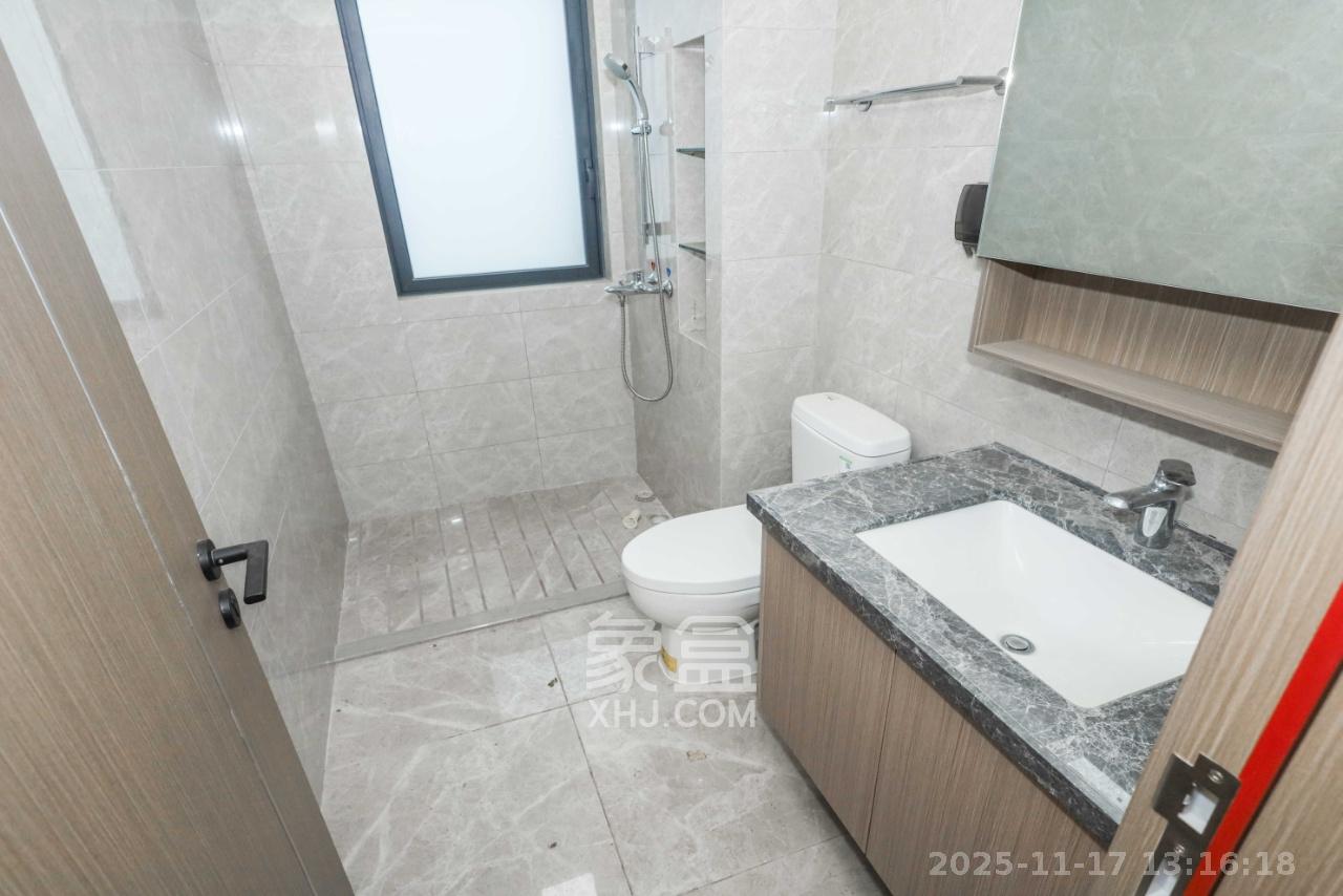 中海麓山境南区  4室2厅2卫    2800.0元/月室内图