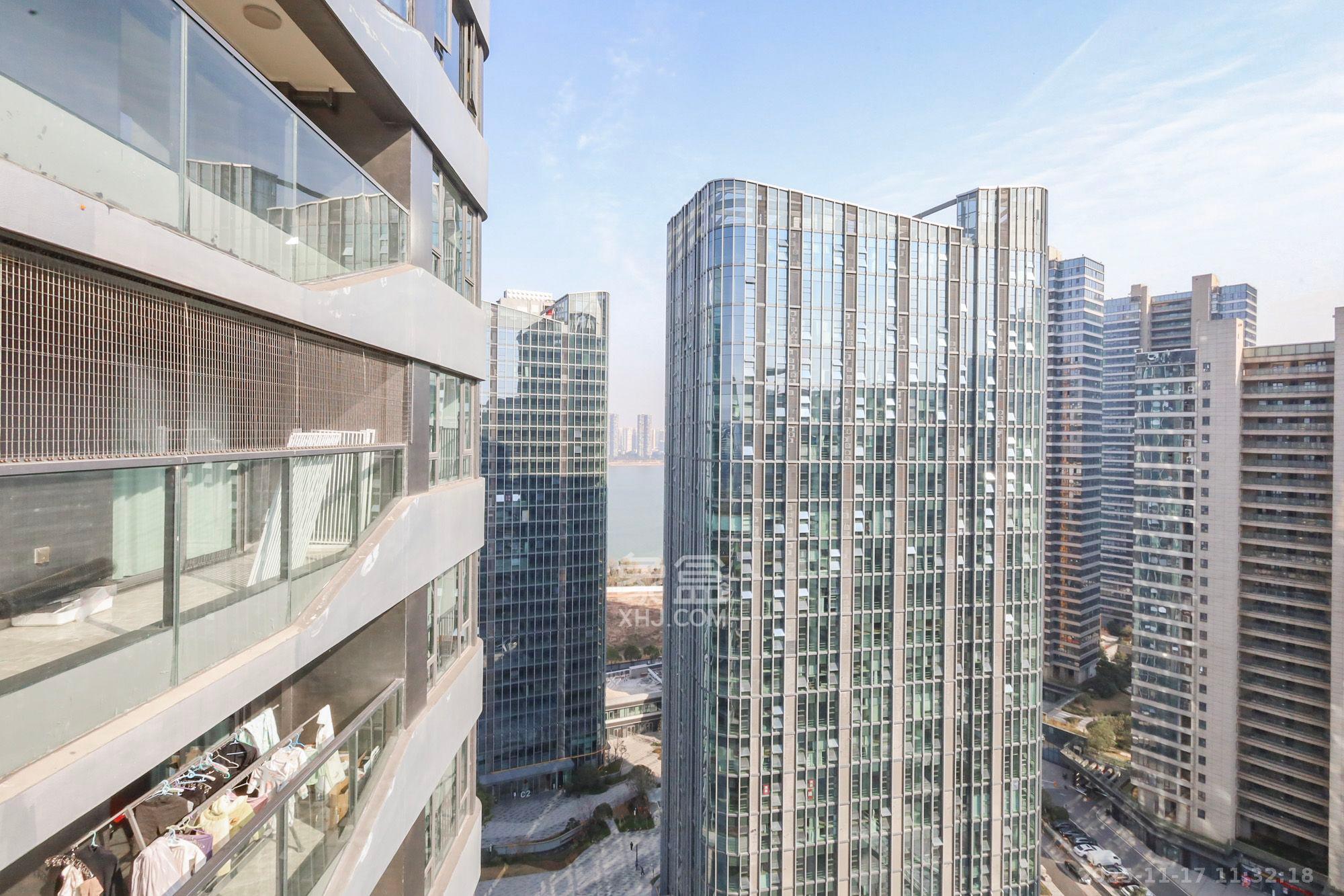 复地滨江金融中心  3室2厅2卫    4500.0元/月室内图