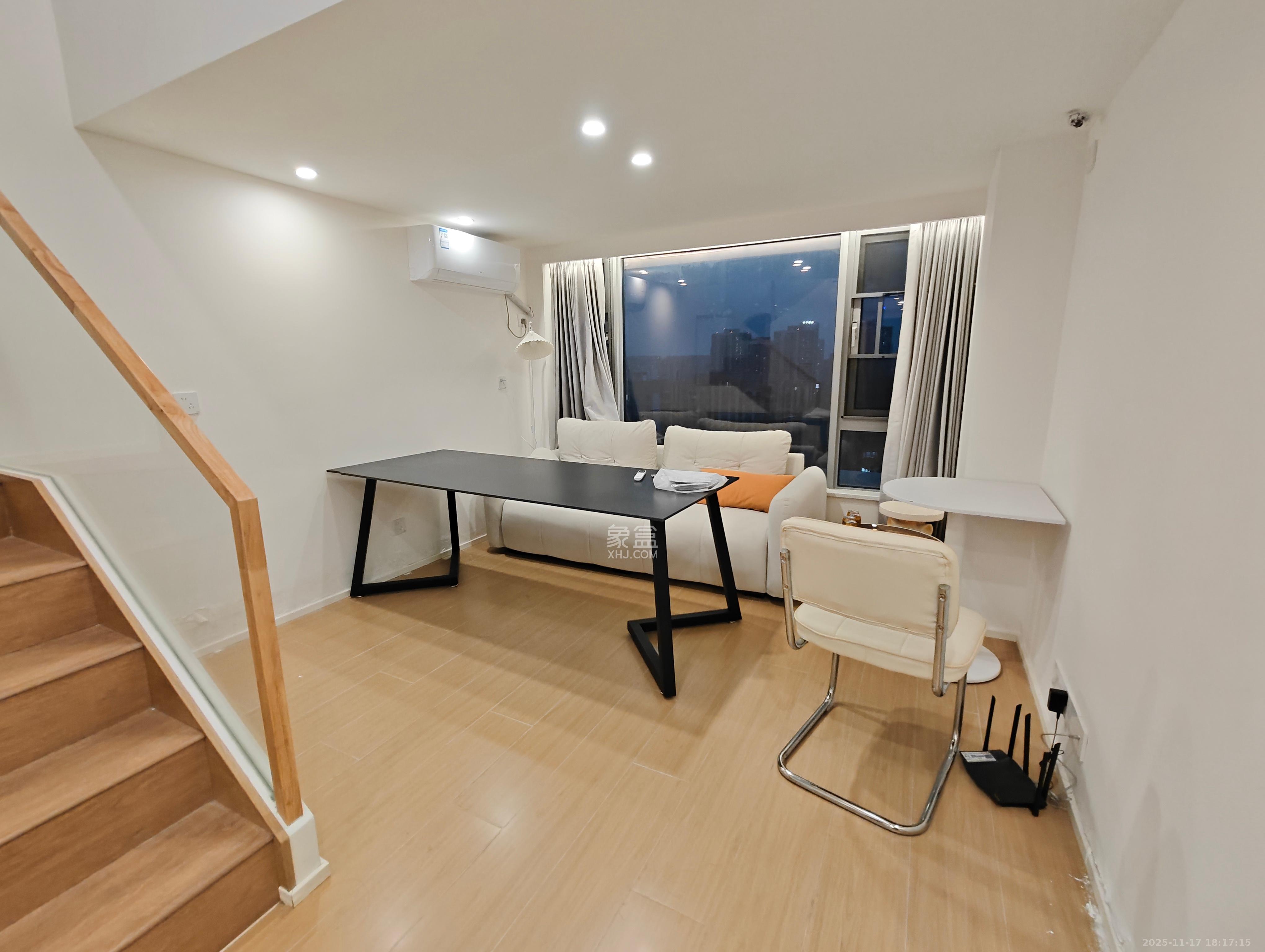 保利天禧EF区 2室2厅1卫 2800.0元/月 保利天禧EF区 2室2厅1卫 2800.0元/月室内图