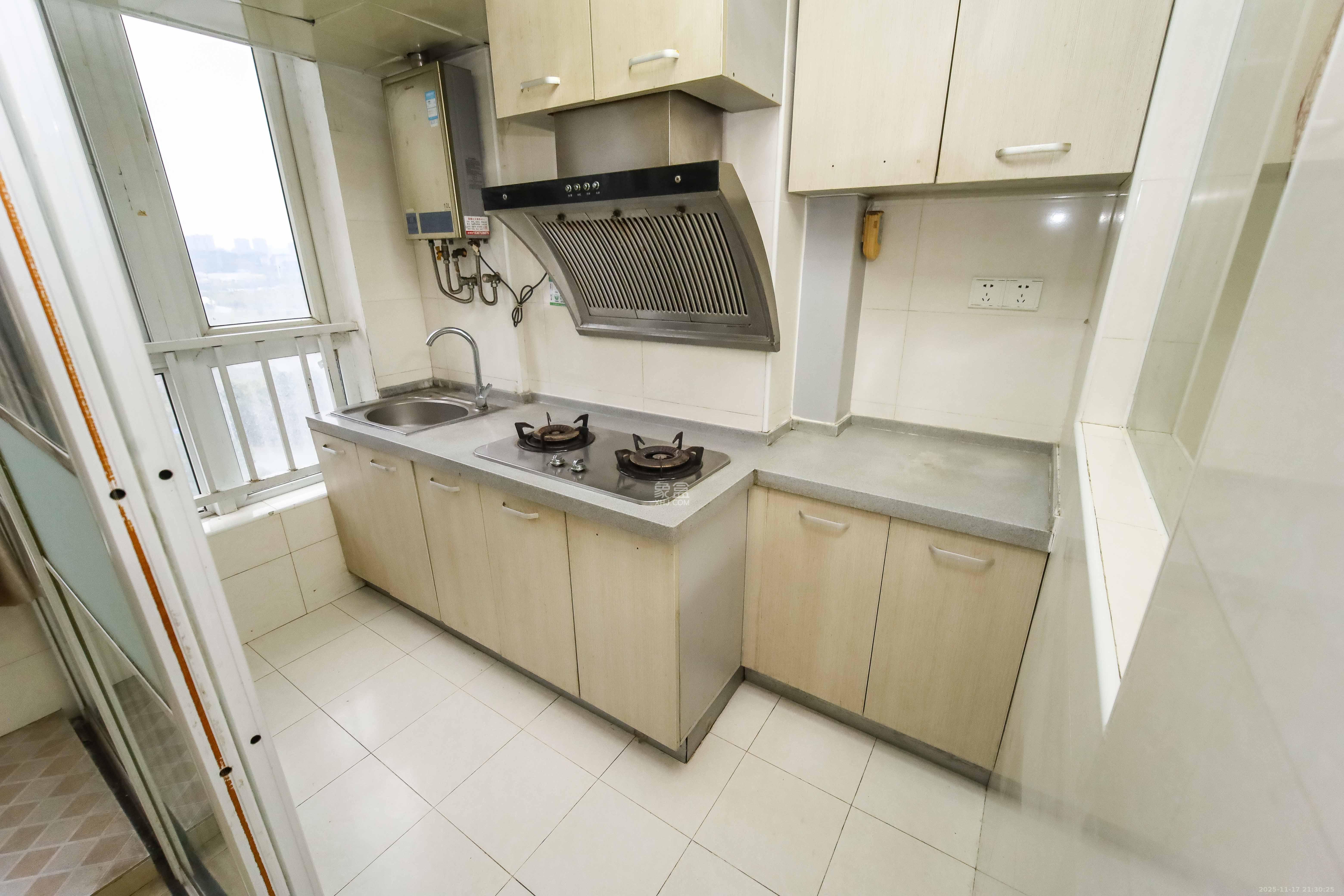 先锋东外滩  1室1厅1卫    26.8万厨房