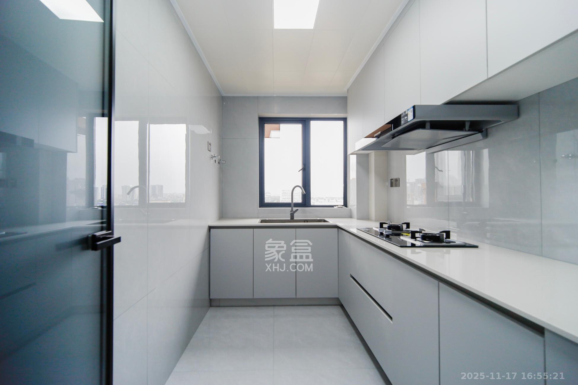 上海城小区  1室2厅2卫    118.0万厨房