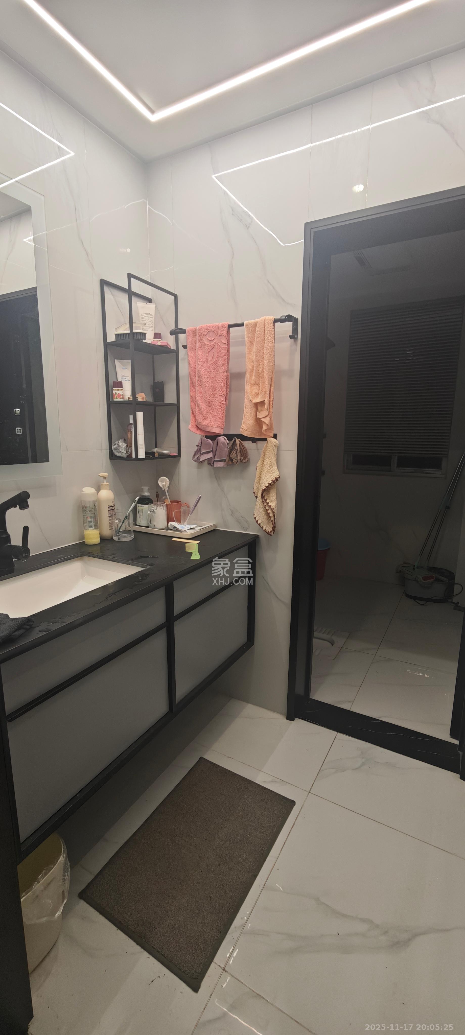 德泽苑 4室2厅2卫 3800.0元/月 德泽苑 4室2厅2卫 3800.0元/月室内图