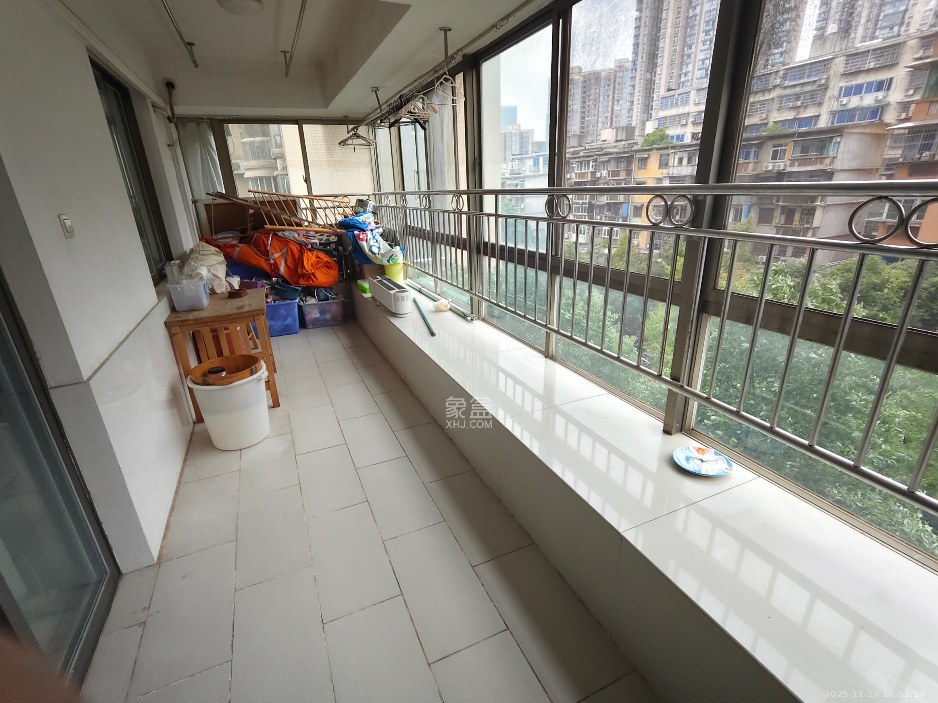 润沁园（润沁公馆）  4室2厅1卫    4000.0元/月室内图