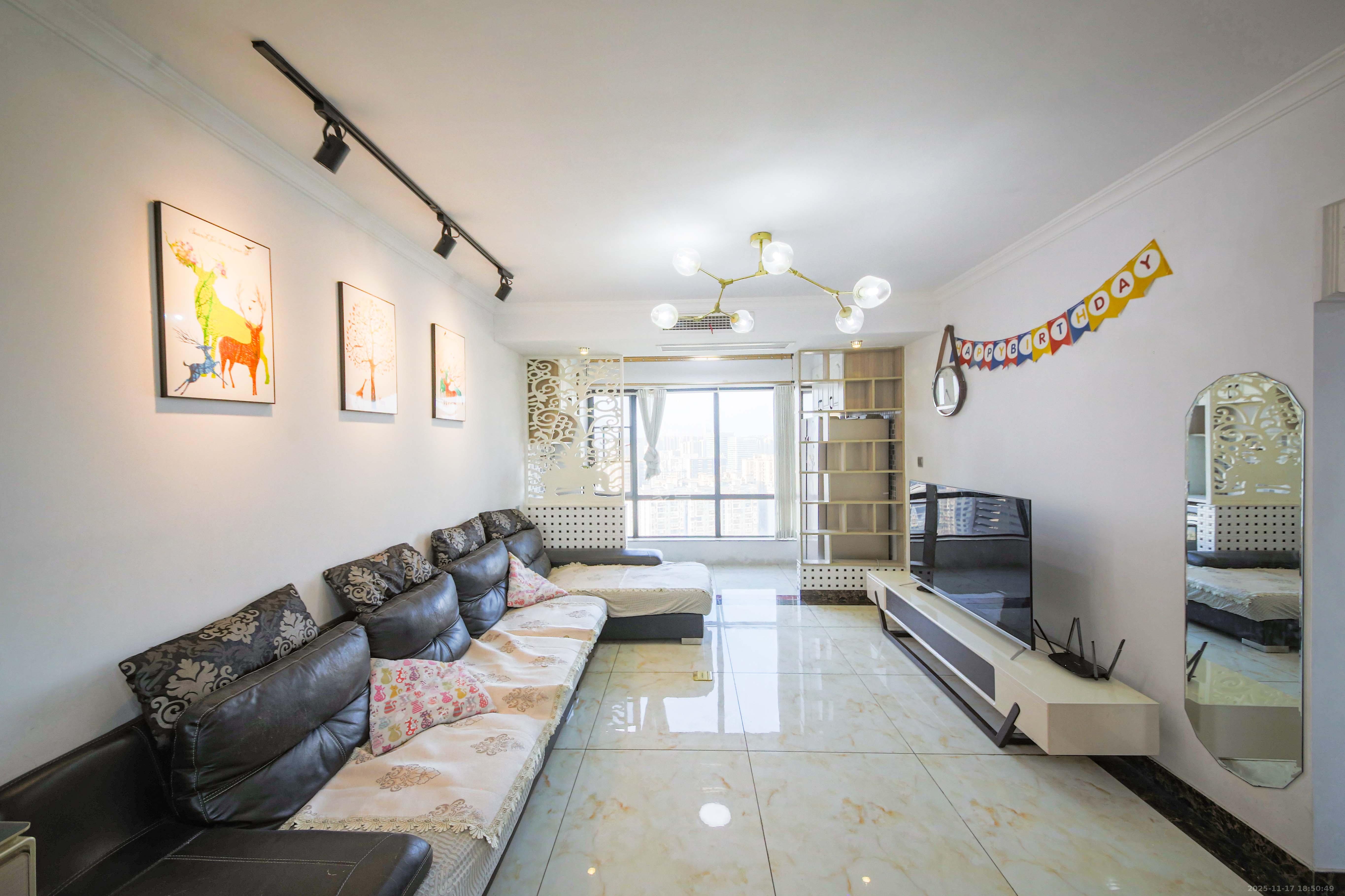 和庄 3室2厅2卫 88.0万 和庄 3室2厅2卫 88.0万客厅