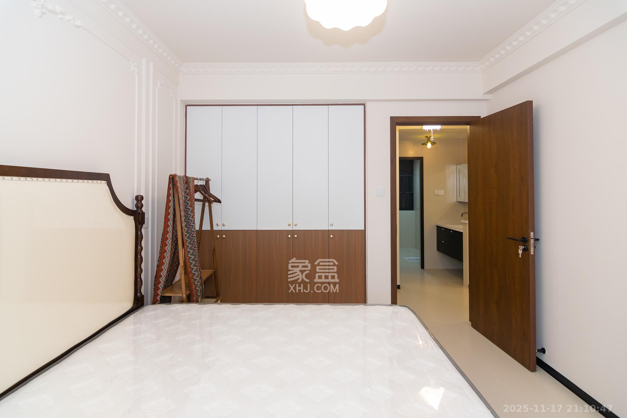 澳海澜庭  3室2厅1卫    73.8万卧室