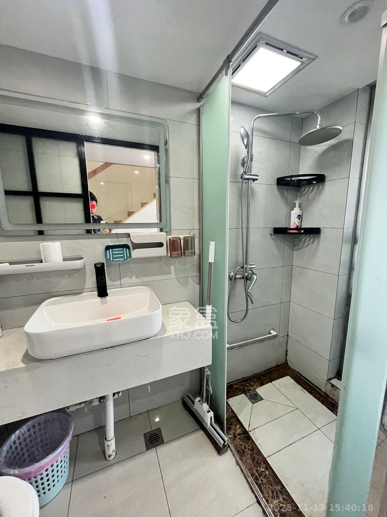 弘坤云寓 1室1厅1卫 2200.0元/月 弘坤云寓 1室1厅1卫 2200.0元/月室内图