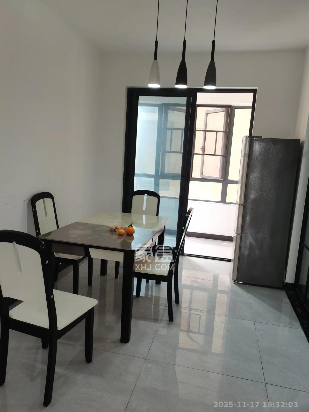 长房云时代 3室2厅2卫 2350.0元/月 长房云时代 3室2厅2卫 2350.0元/月室内图