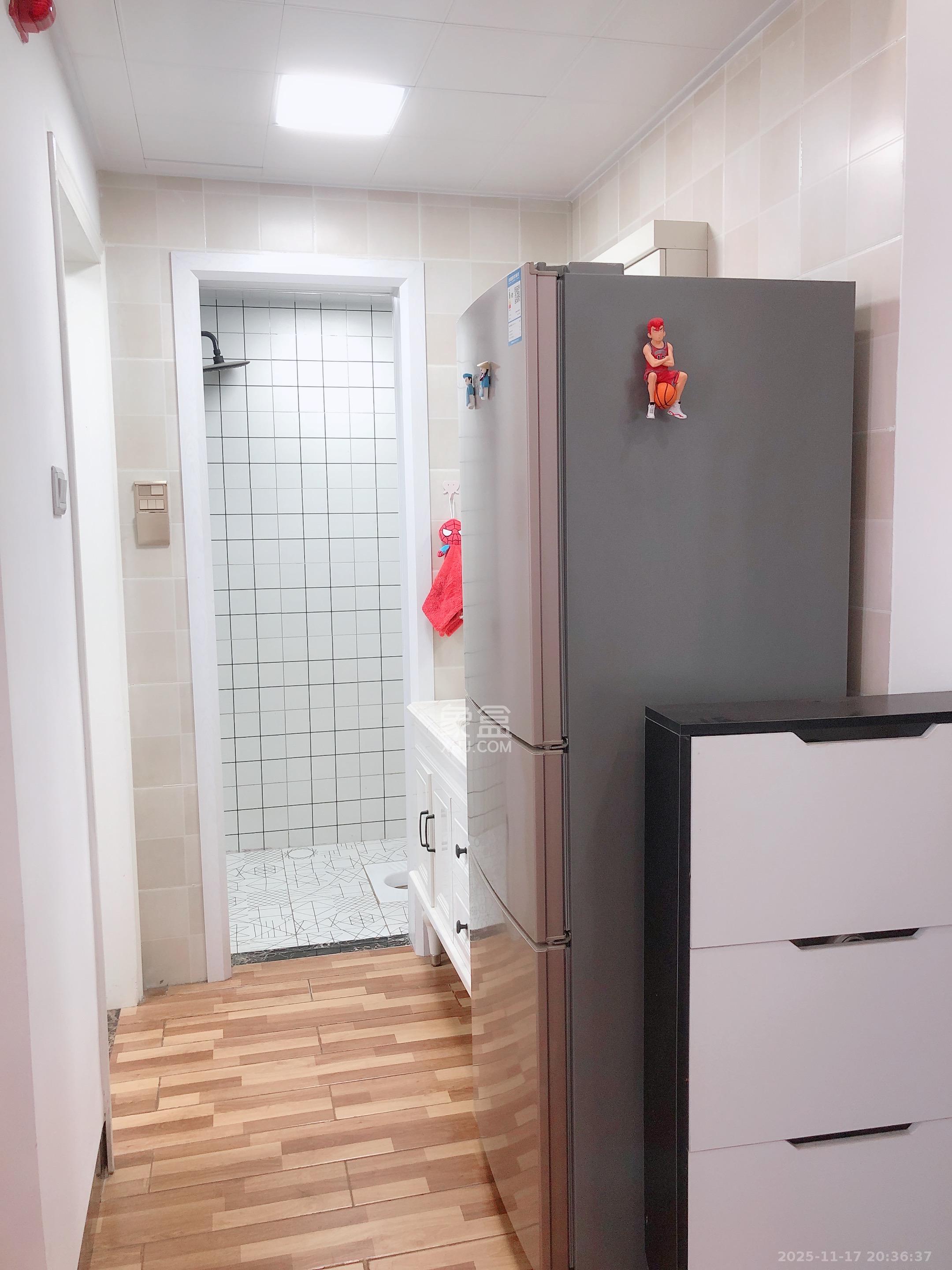 荣悦台 1室1厅1卫 2500.0元/月 荣悦台 1室1厅1卫 2500.0元/月室内图