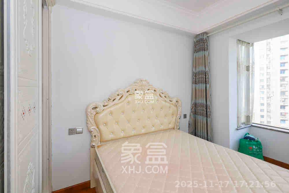 滨江一号(丰泰花园) 4室2厅2卫 3500.0元/月 滨江一号(丰泰花园) 4室2厅2卫 3500.0元/月室内图