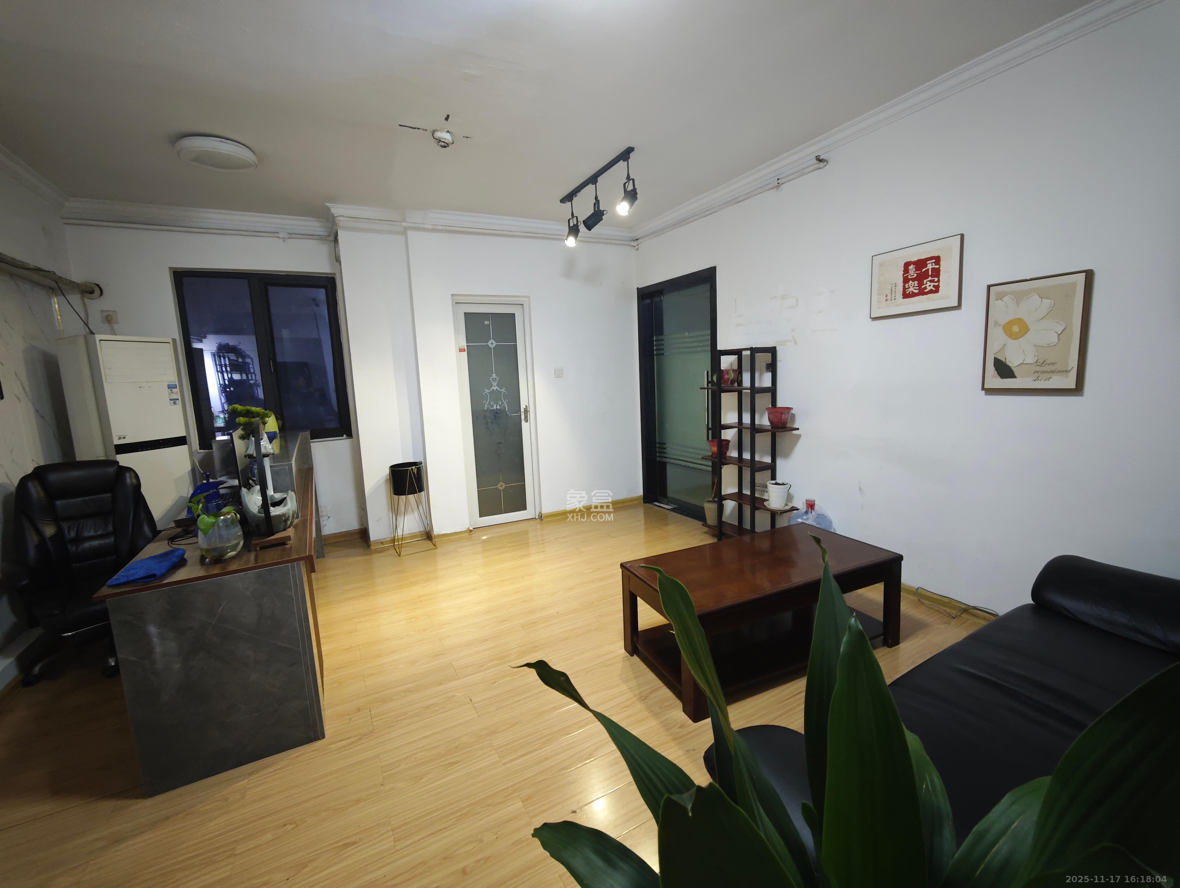 喜地时代广场（中环大厦）  1室1厅1卫    3480.0元/月