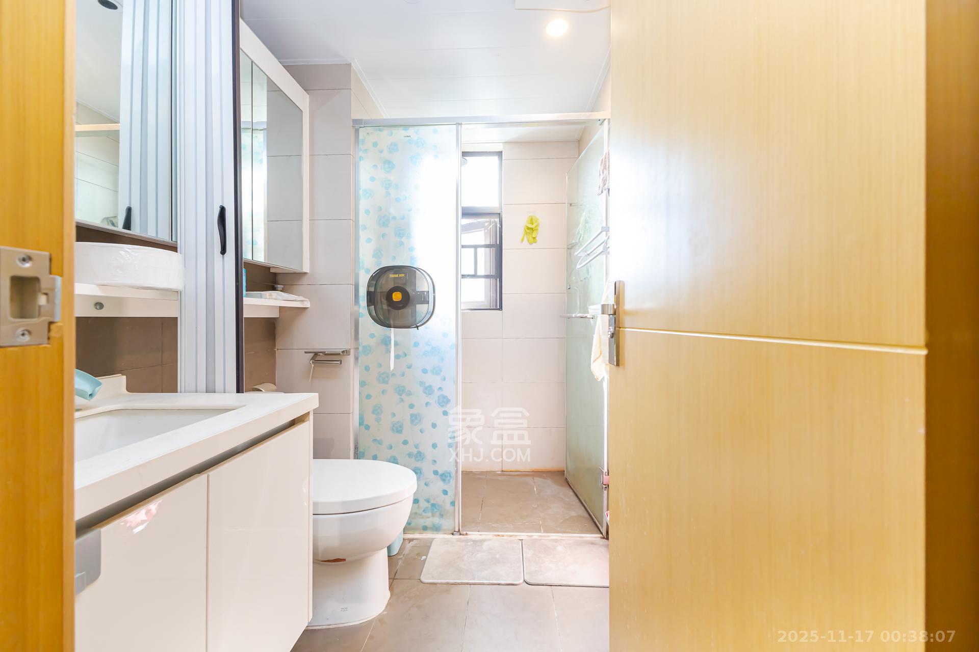 时代倾城四期 2室2厅1卫 66.0万 时代倾城四期 2室2厅1卫 66.0万卫生间