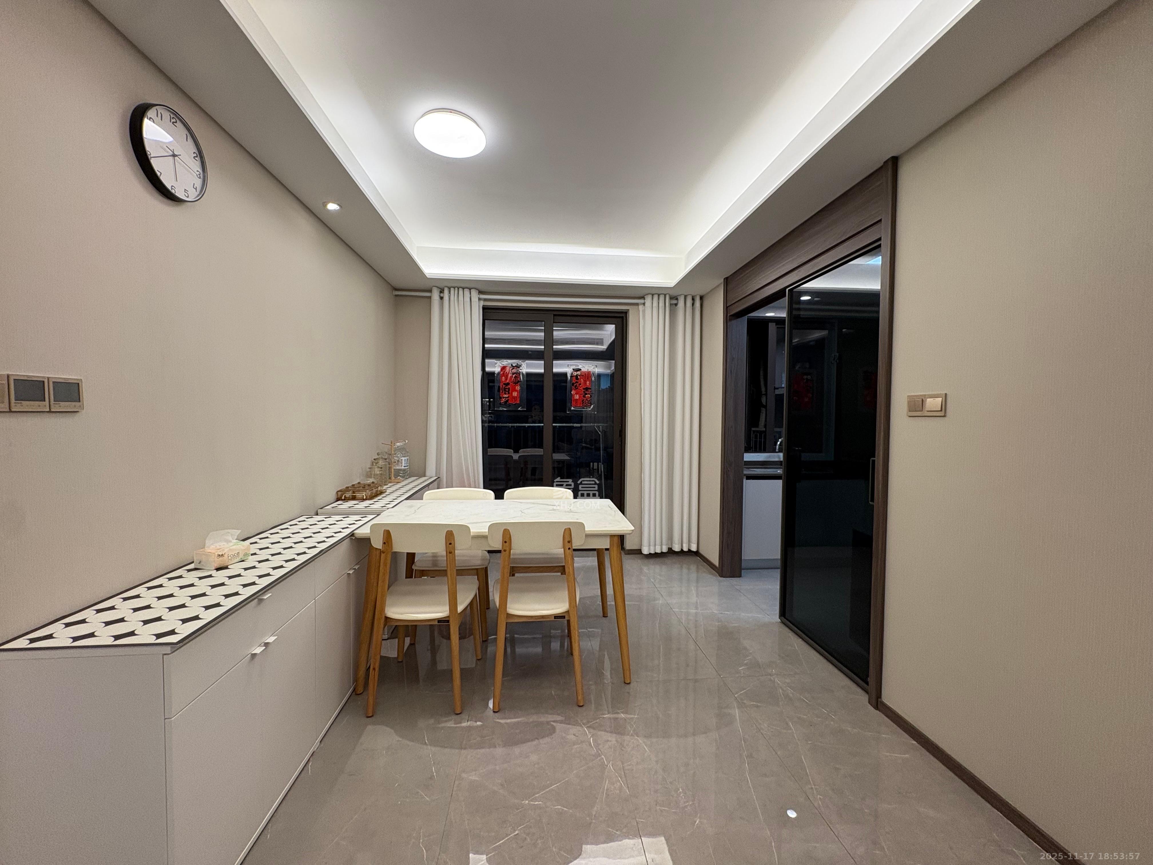 龙湖江与城  4室2厅2卫    3500.0元/月室内图