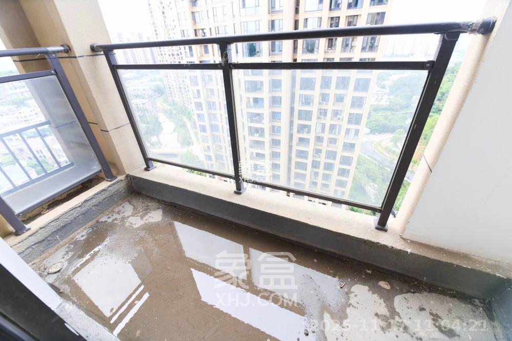 长房半岛蓝湾（观山月）  5室2厅2卫    2200.0元/月室内图