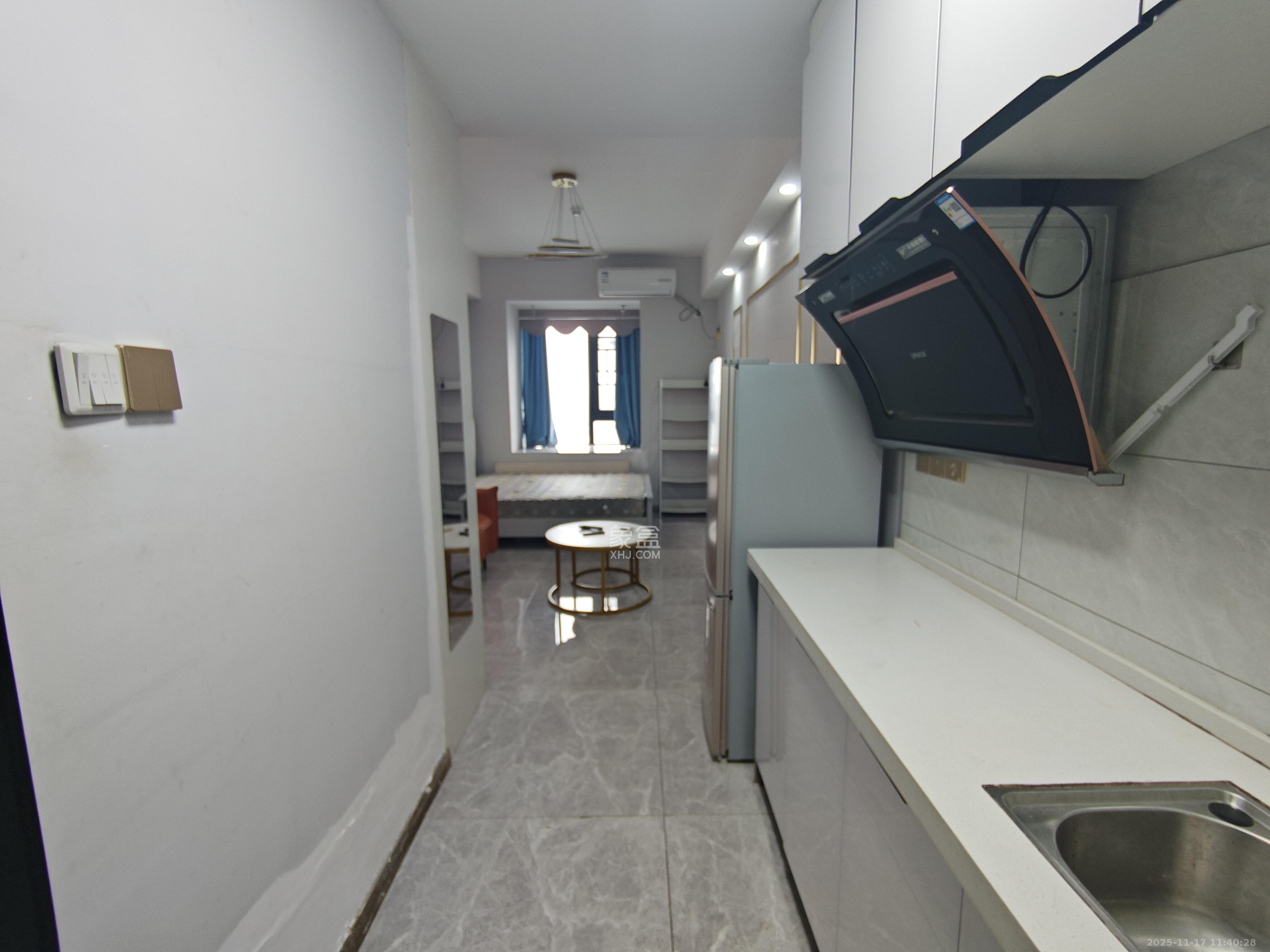 保利麓谷林语I区  1室1厅1卫    1300.0元/月室内图