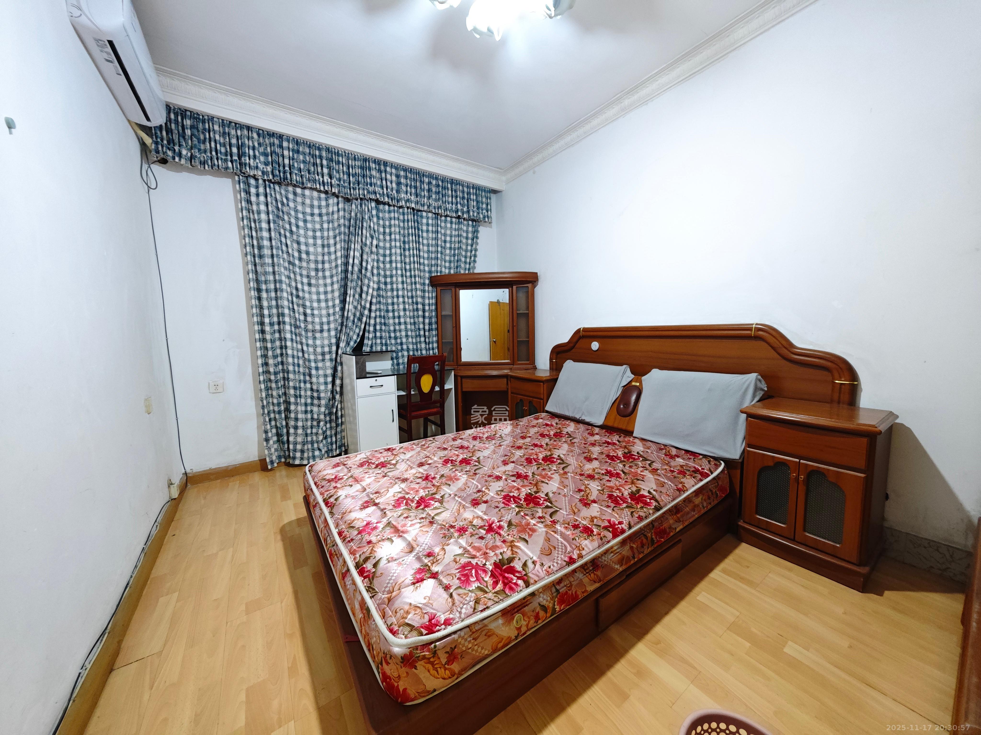 省地税局  2室2厅1卫    1800.0元/月室内图