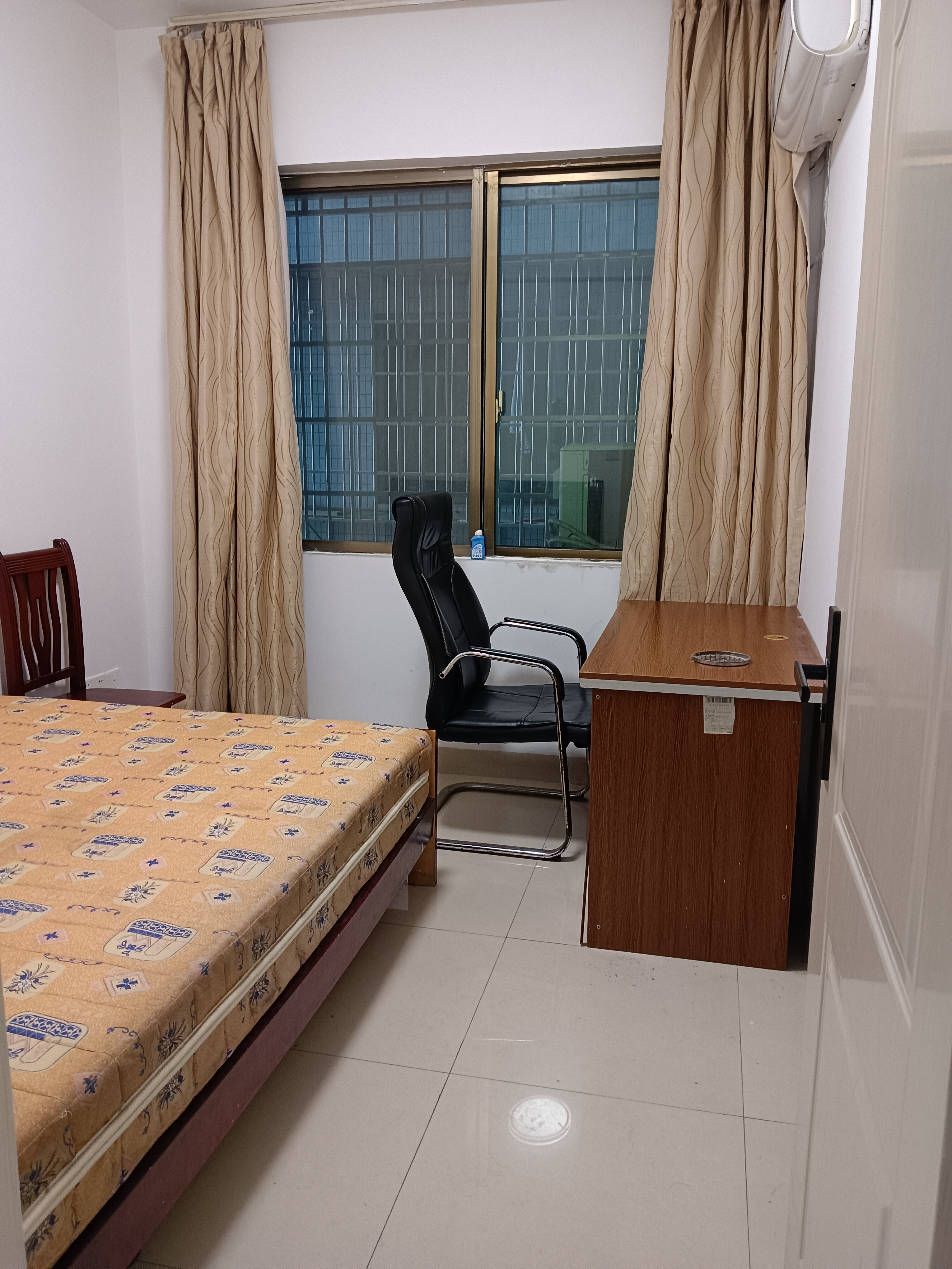 富华大厦 1室0厅0卫 2000.0元/月 富华大厦 1室0厅0卫 2000.0元/月室内图