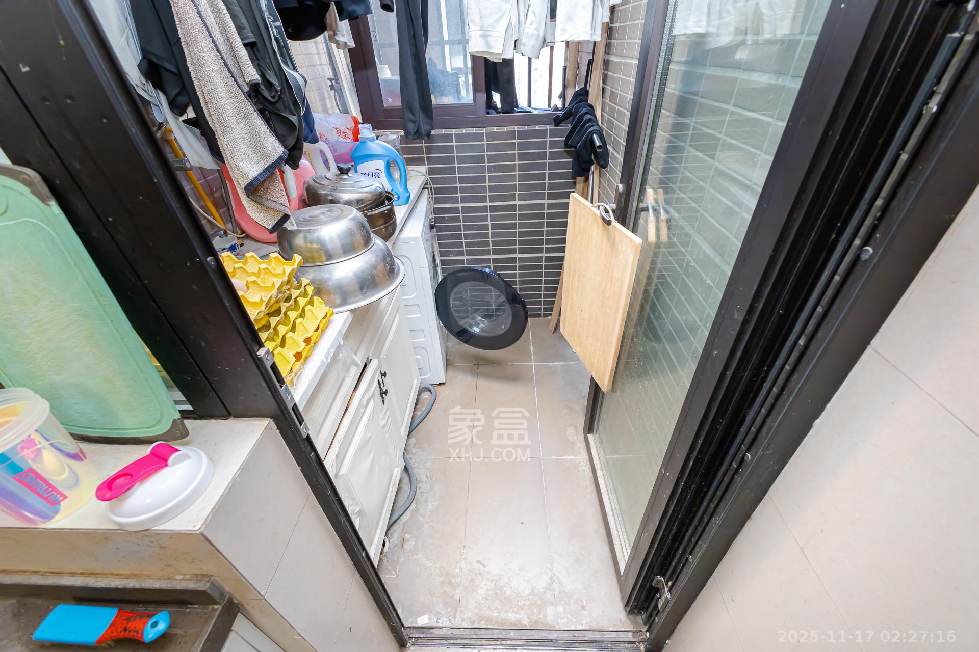 时代倾城三期 2室1厅1卫 63.0万 时代倾城三期 2室1厅1卫 63.0万阳台