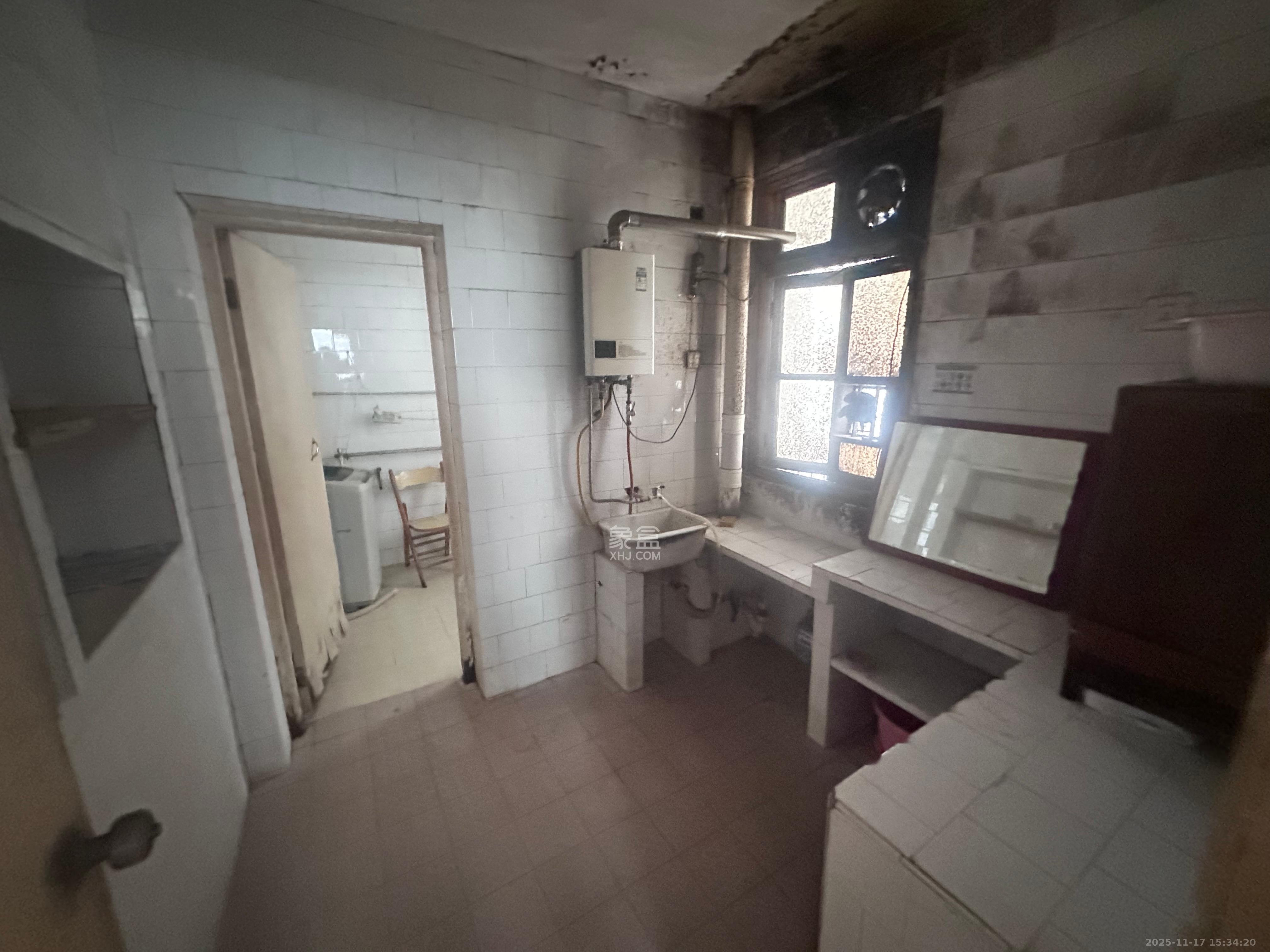 学宫公寓  3室1厅1卫    1500.0元/月室内图