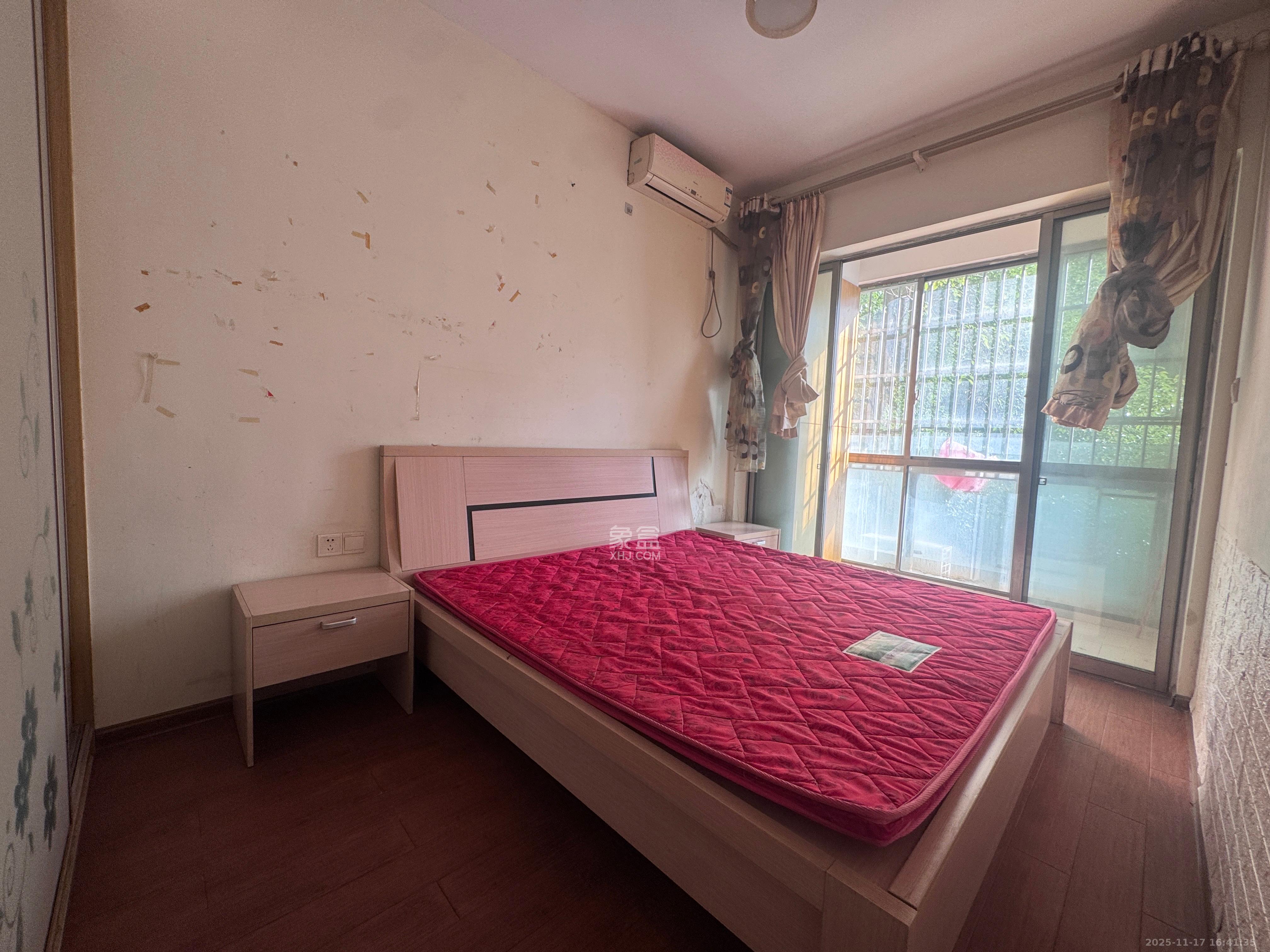 岳泰理想城  3室1厅2卫    2400.0元/月室内图