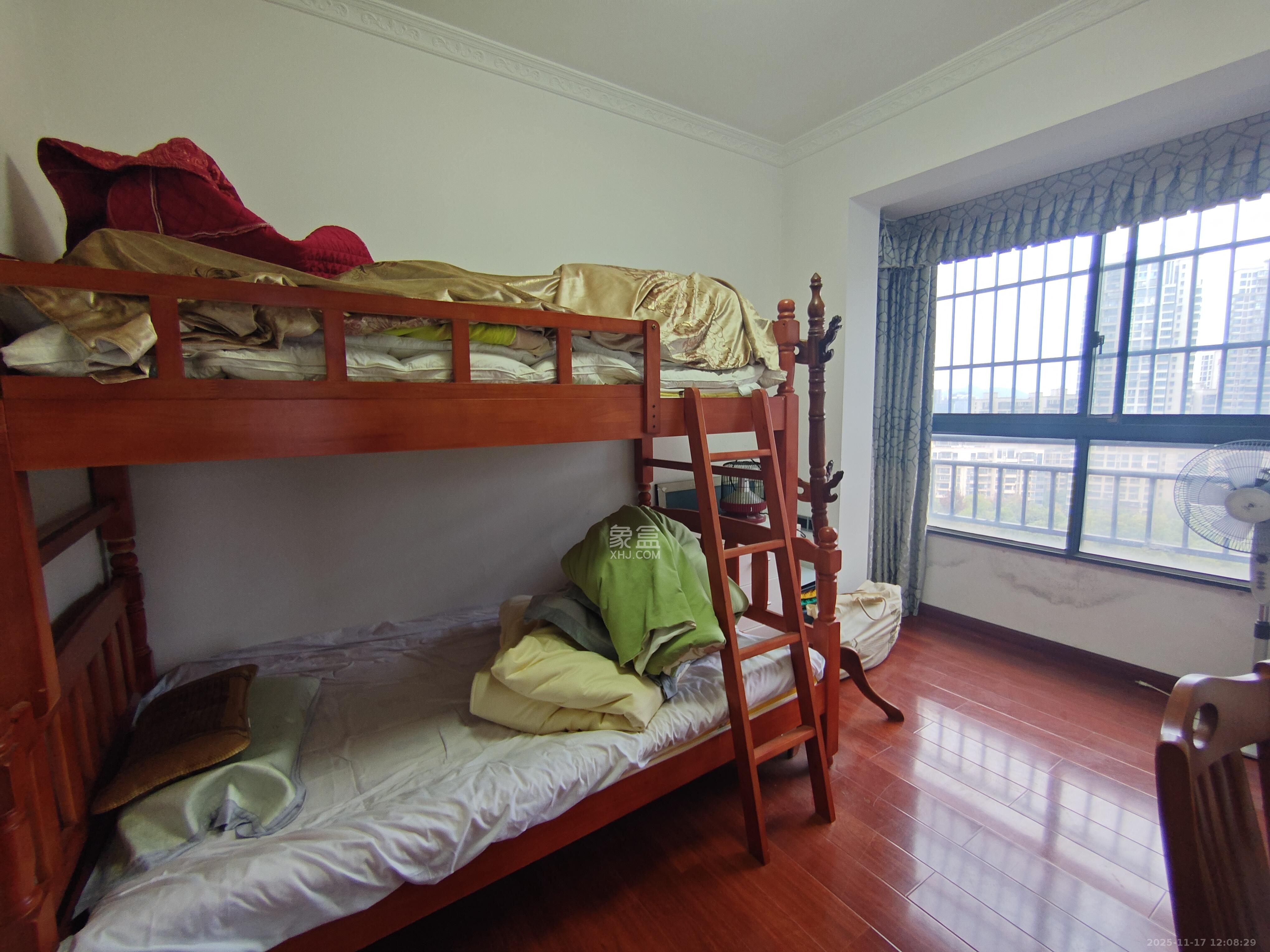 保利麓谷林语B区  3室2厅1卫    2300.0元/月室内图