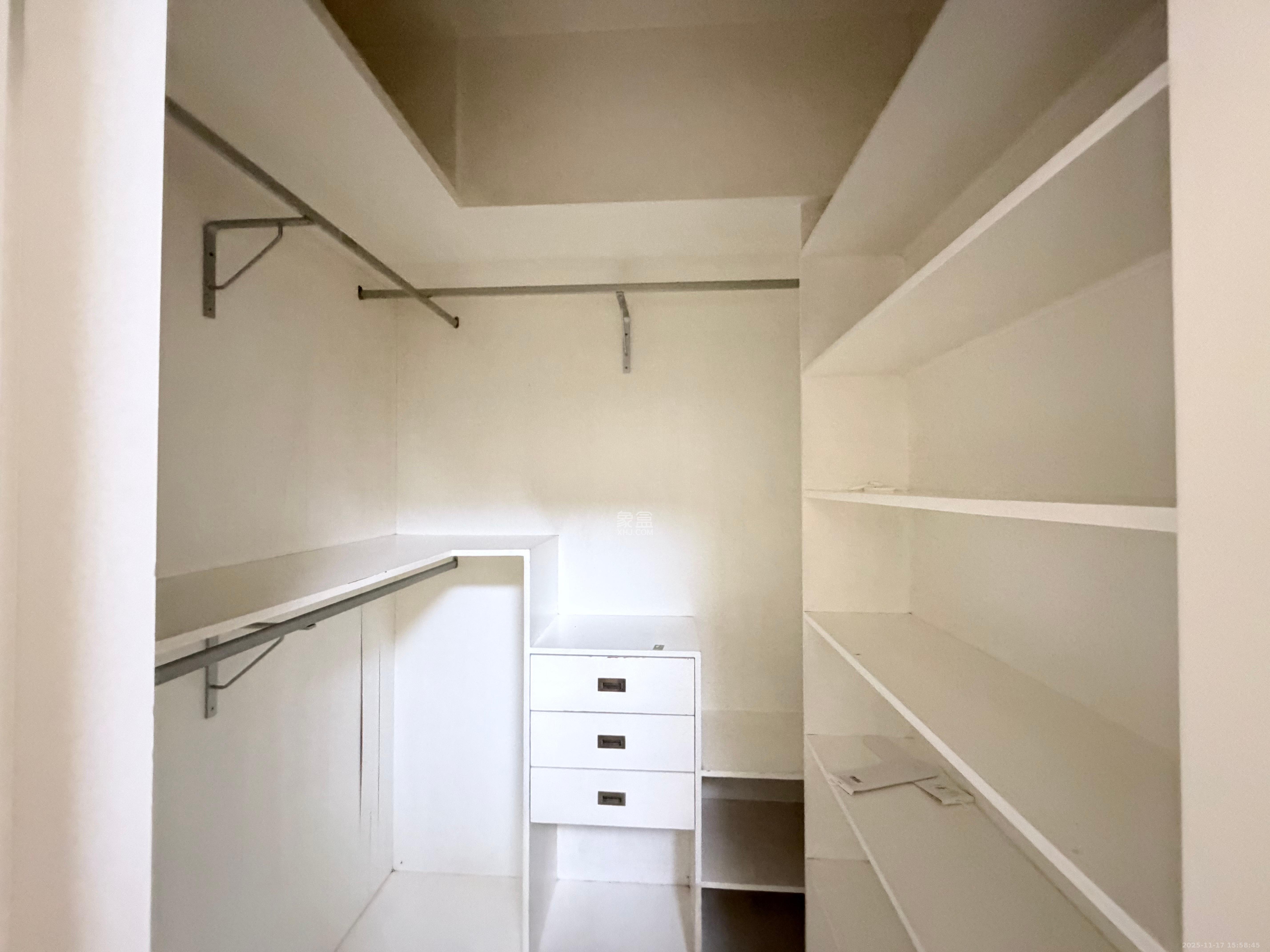 新世纪花苑  4室2厅2卫    4500.0元/月室内图