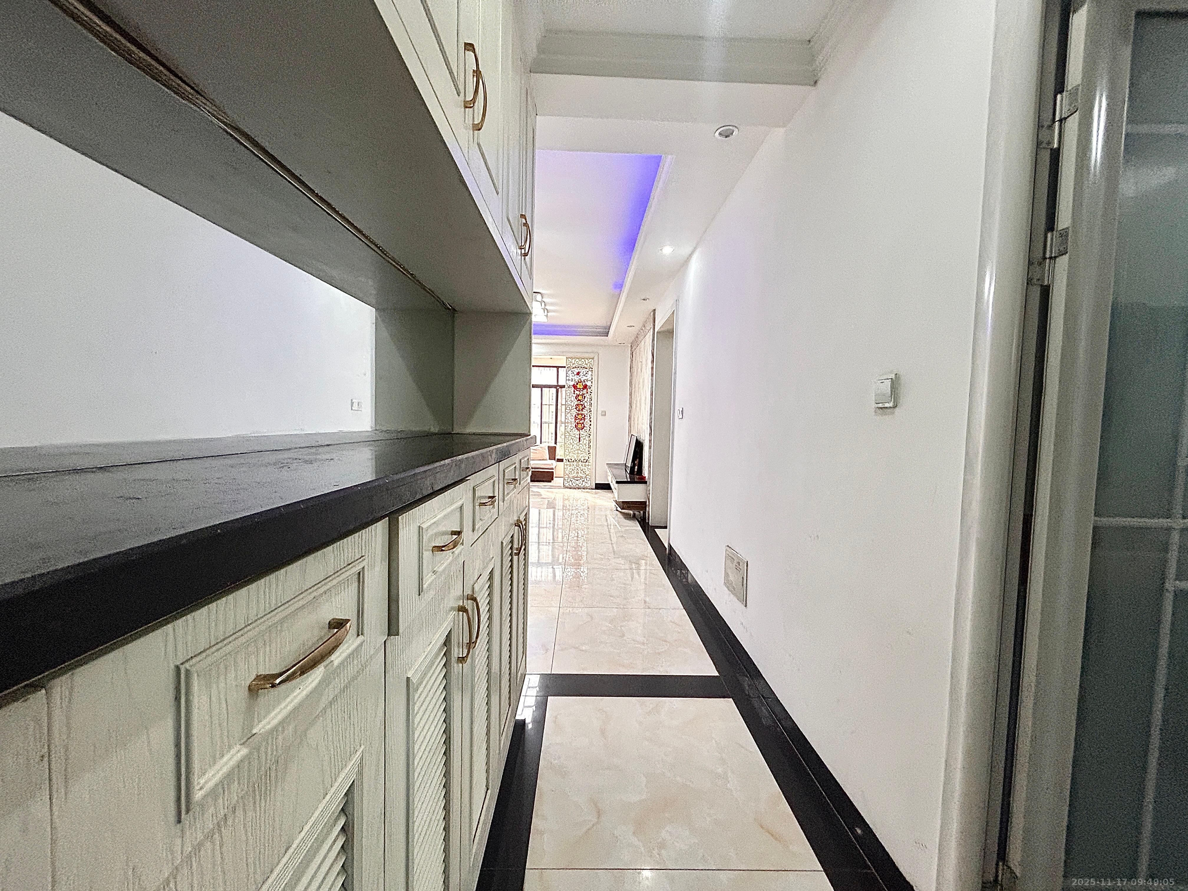 东方航标  2室1厅1卫    1800.0元/月室内图