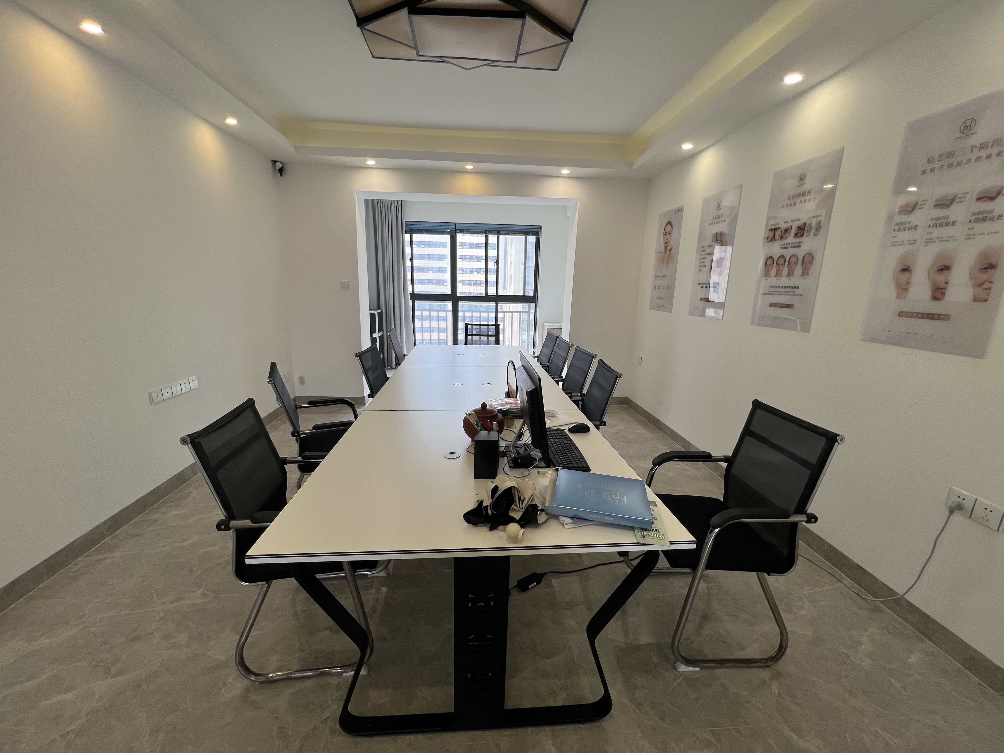 海航豪庭北苑 3室2厅2卫 5500.0元/月 海航豪庭北苑 3室2厅2卫 5500.0元/月室内图