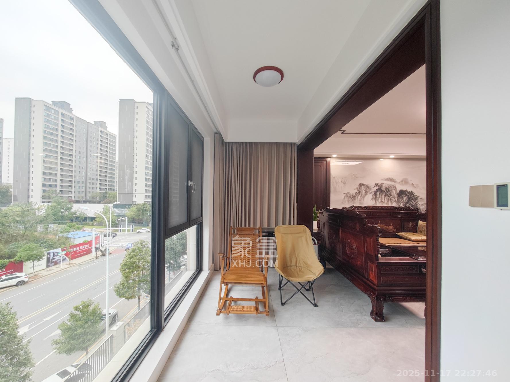 弘阳万侯府 4室2厅2卫 218.0万 弘阳万侯府 4室2厅2卫 218.0万阳台