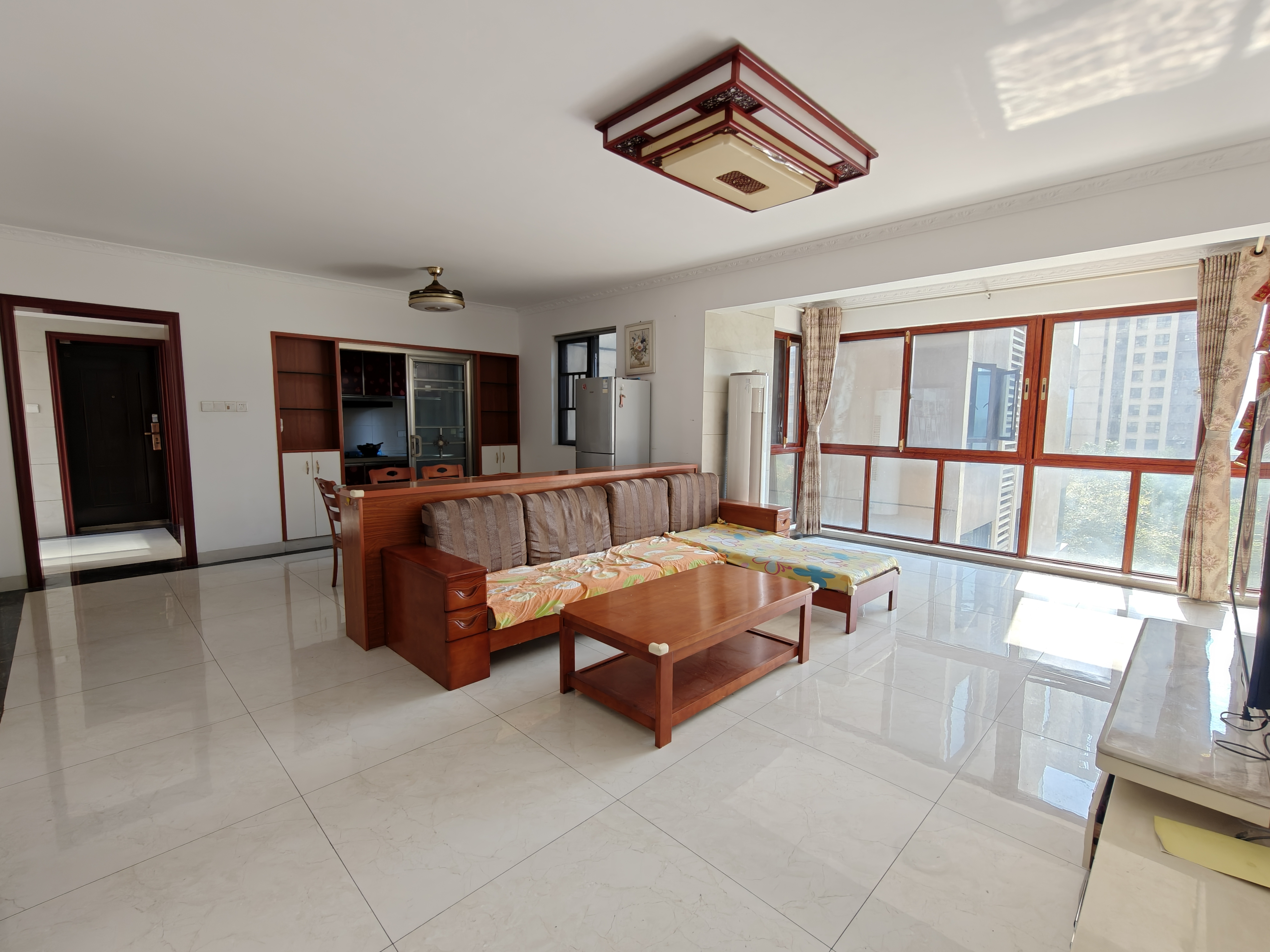 蓝溪谷 4室2厅2卫 76.8万 蓝溪谷 4室2厅2卫 76.8万室内图