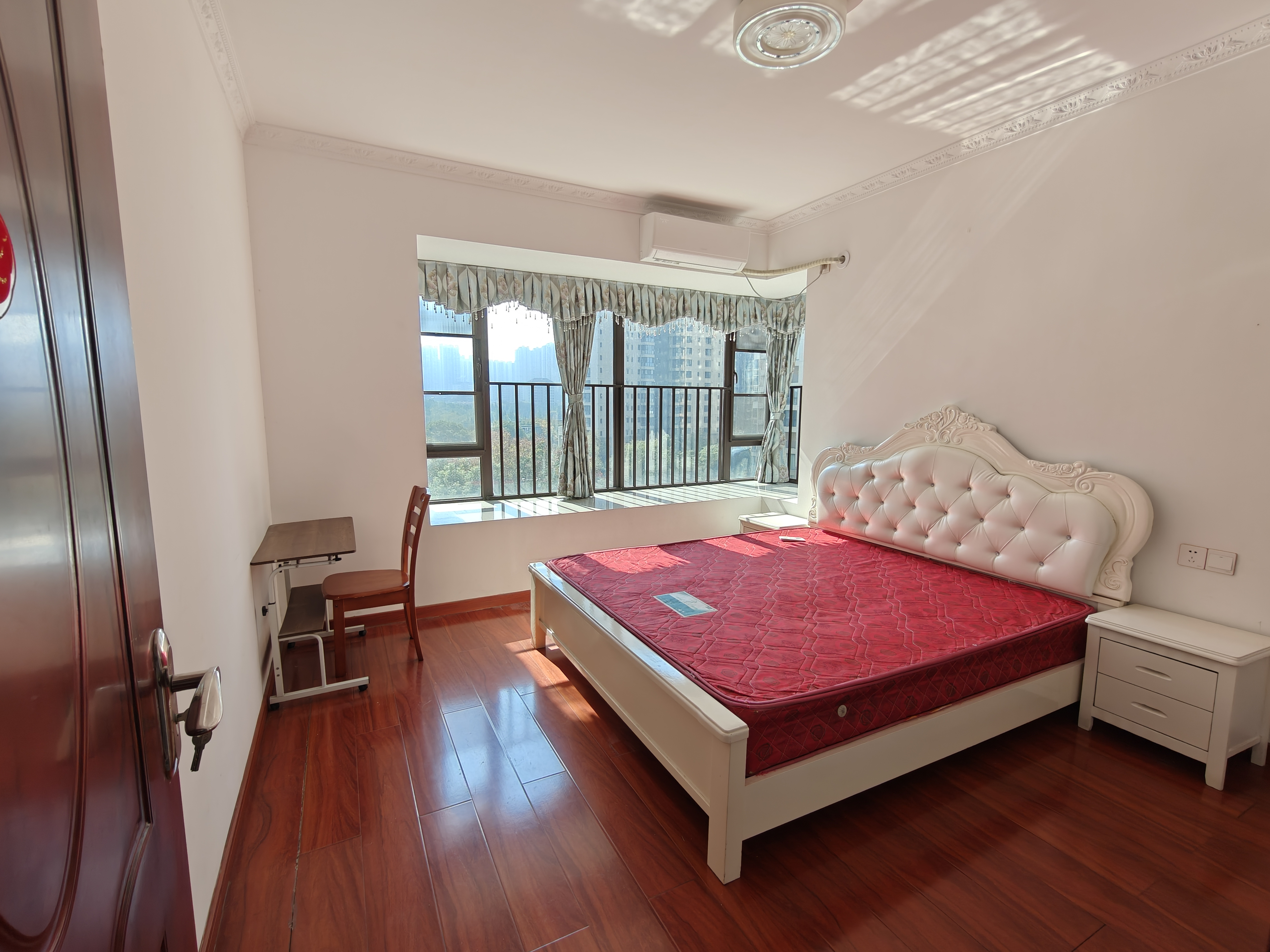 蓝溪谷 4室2厅2卫 76.8万 蓝溪谷 4室2厅2卫 76.8万室内图