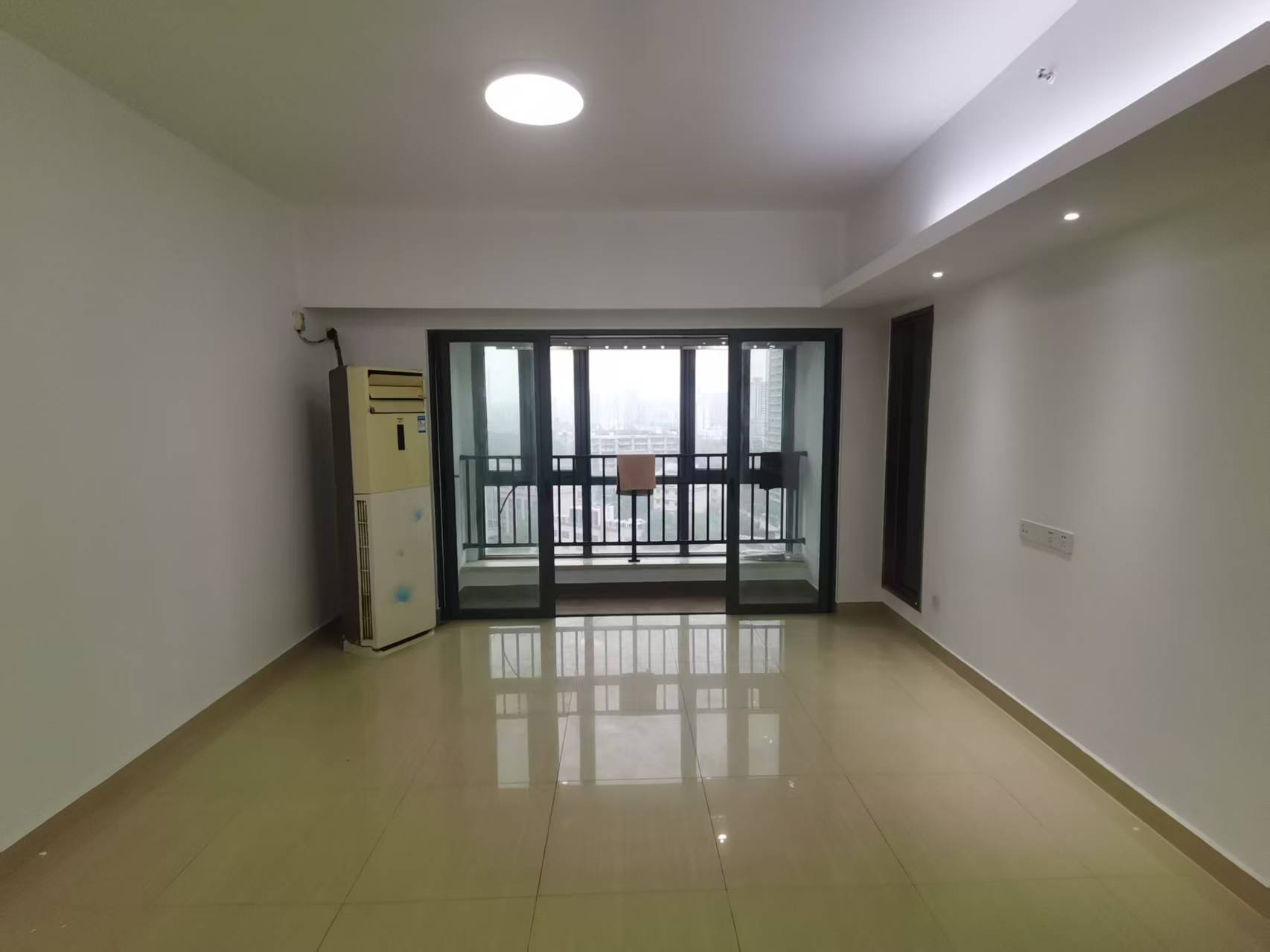 大汉希尔顿  3室2厅2卫    90.0万