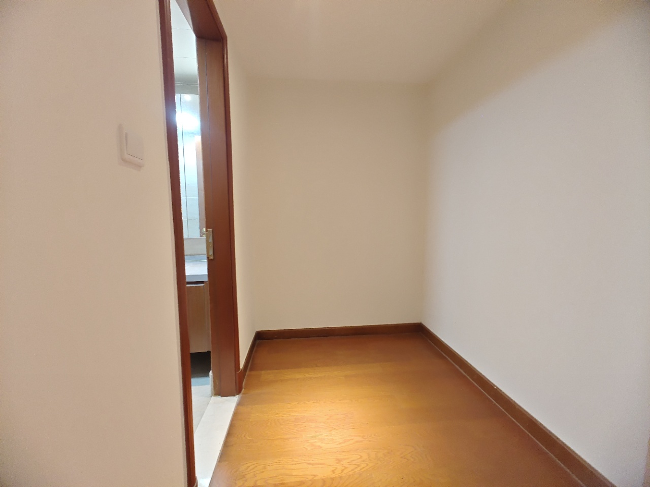 恒大华府  3室2厅2卫    68.0万室内图