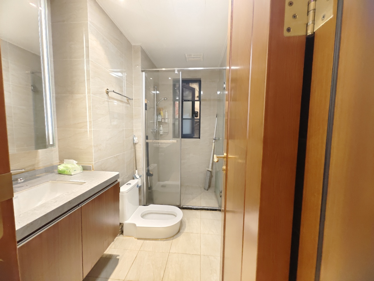 恒大华府  3室2厅2卫    68.0万室内图