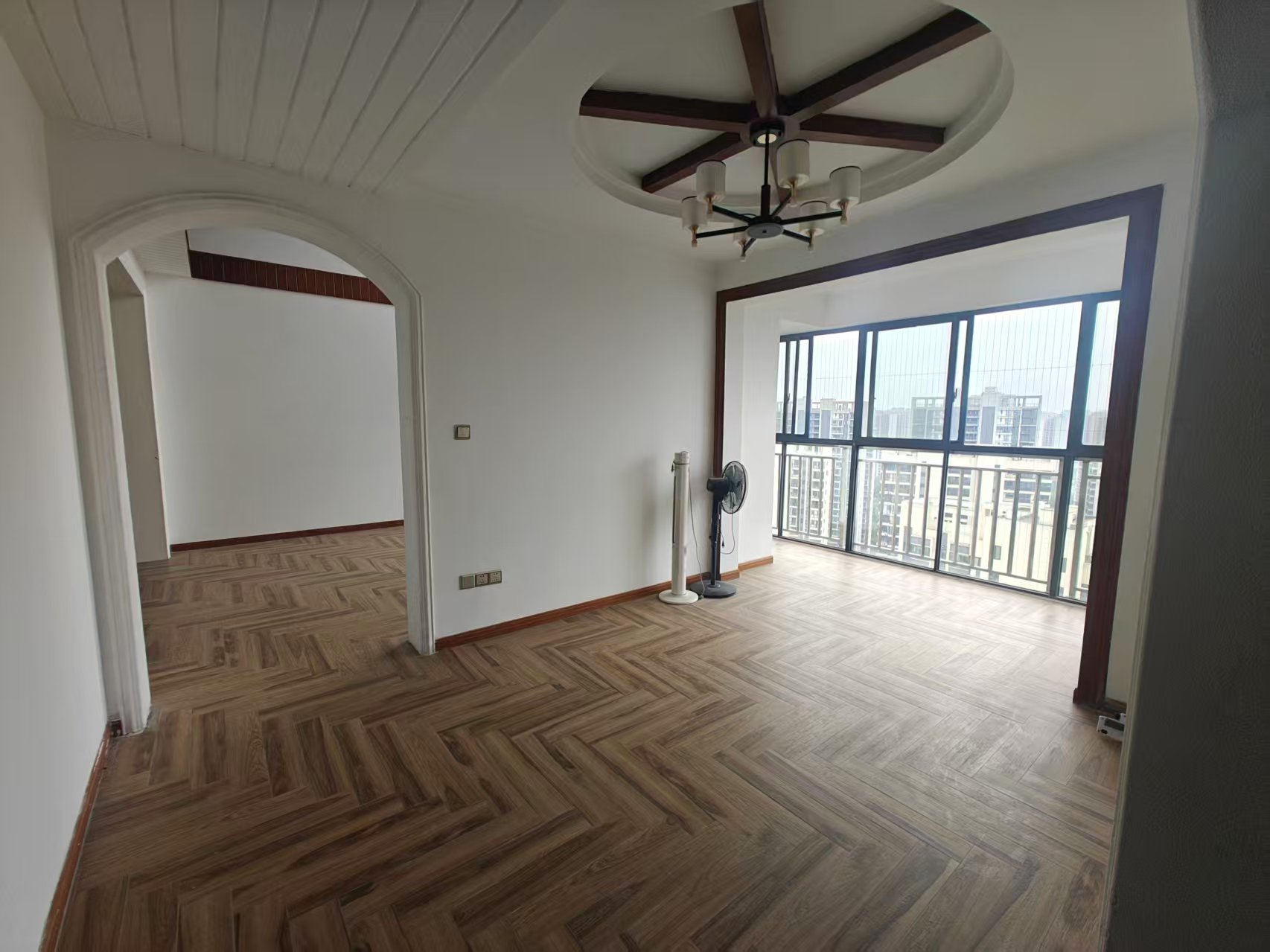 佳兆业金域天下二期  5室3厅3卫    99.8万室内图