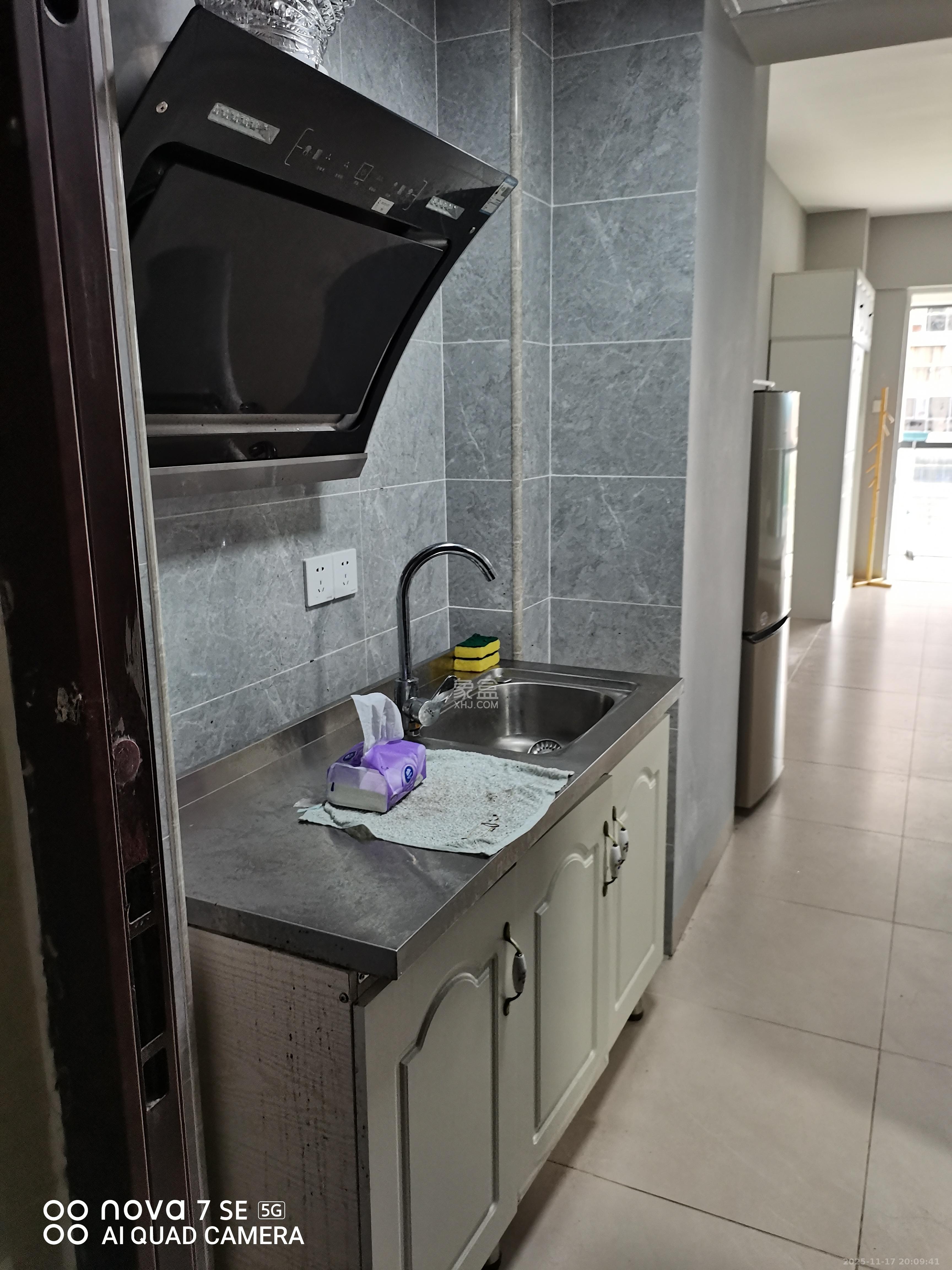 创世纪广场  1室1厅1卫    1200.0元/月室内图