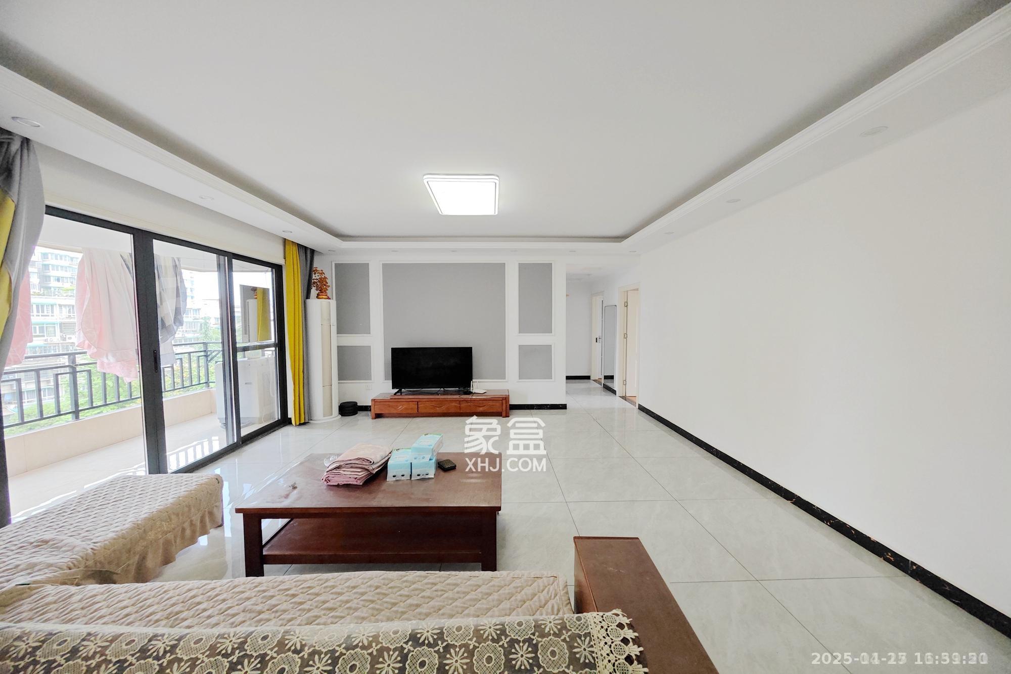 建发中央悦府 4室2厅2卫 4200.0元/月 建发中央悦府 4室2厅2卫 4200.0元/月室内图