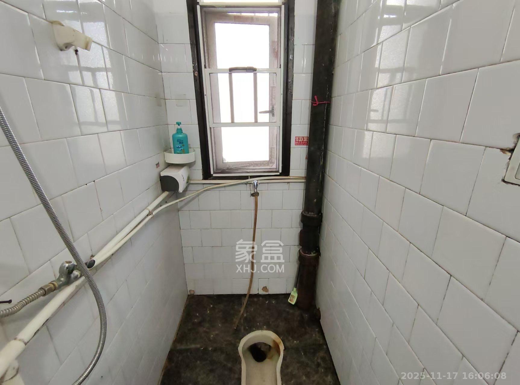 湖橡宿舍/湖橡小区 2室1厅1卫 1300.0元/月 湖橡宿舍/湖橡小区 2室1厅1卫 1300.0元/月室内图