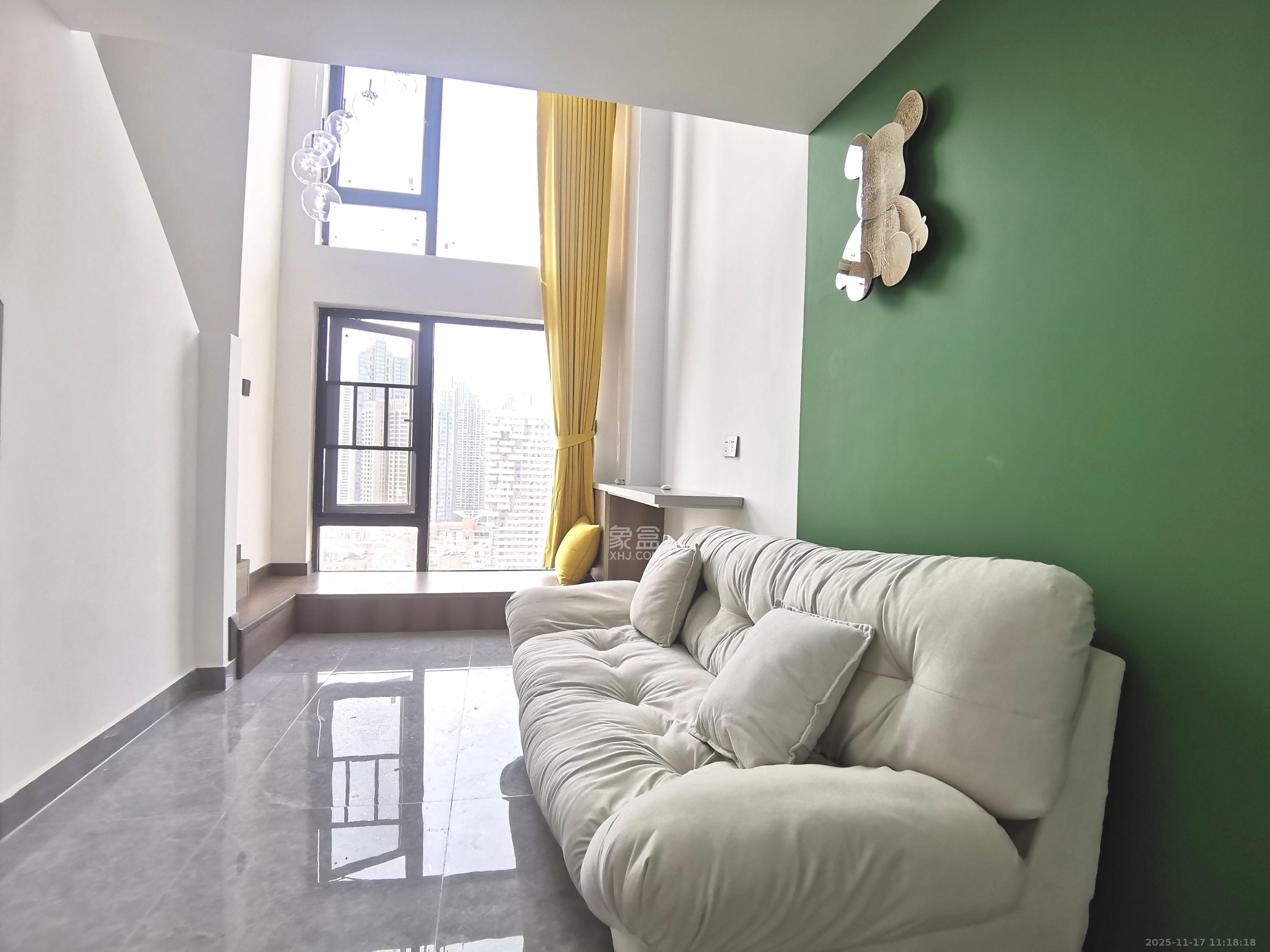 卓越江岸  2室1厅1卫    2700.0元/月室内图