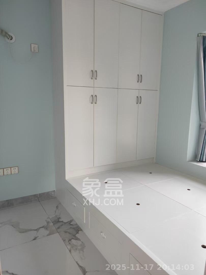 天麓尚层  3室2厅1卫    2200.0元/月室内图