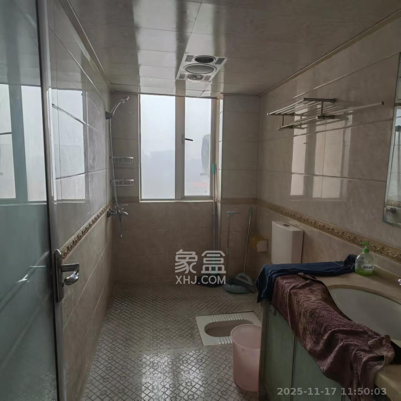 恒广国际景园一二区  3室2厅2卫    2200.0元/月室内图