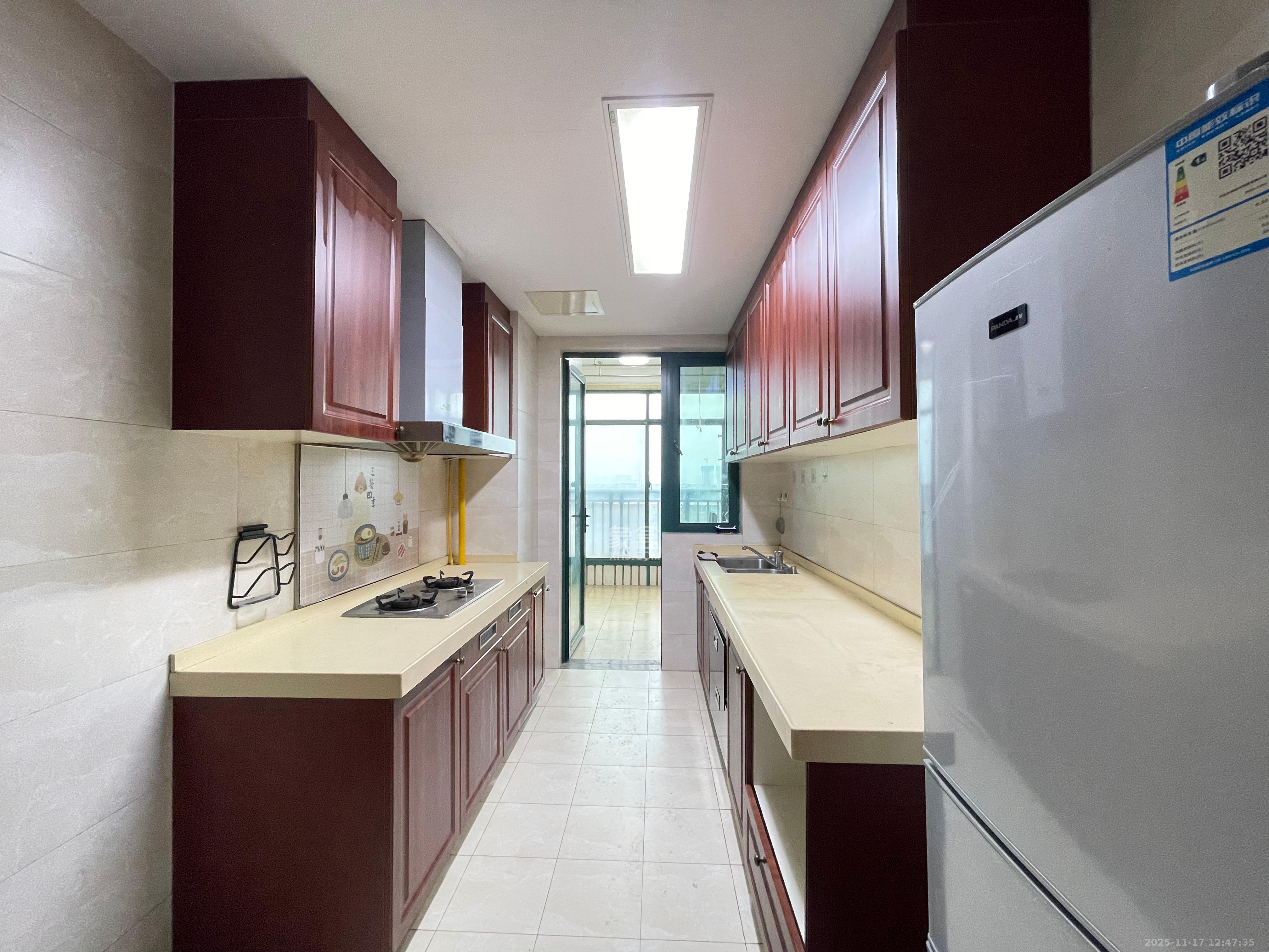 恒大名都  3室2厅2卫    1880.0元/月室内图