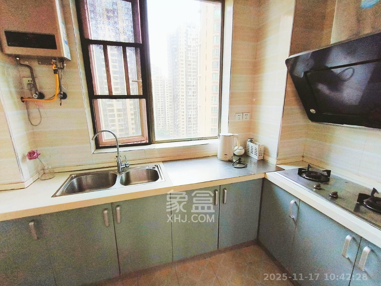 新城新世界一二三期  3室2厅1卫    2700.0元/月室内图