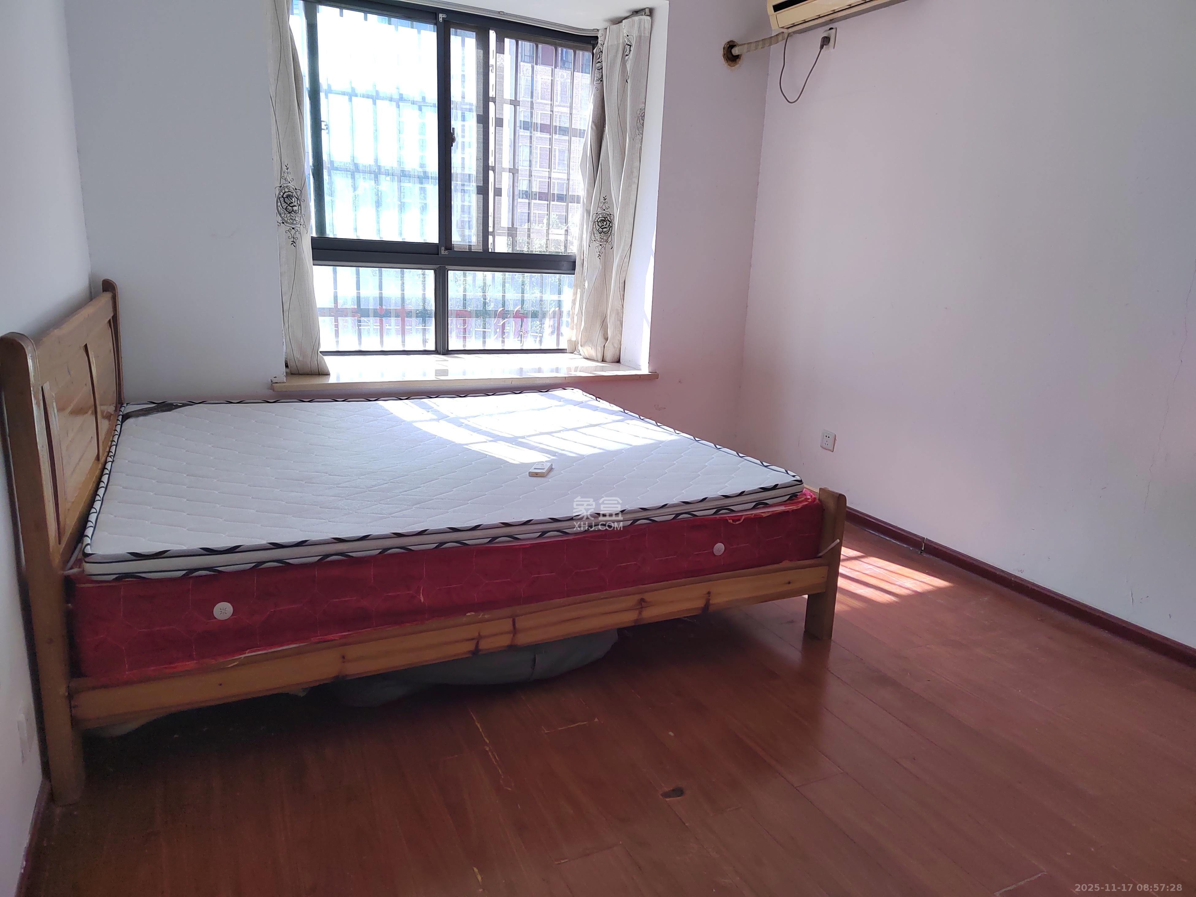 童话里 3室2厅1卫 1700.0元/月 童话里 3室2厅1卫 1700.0元/月室内图