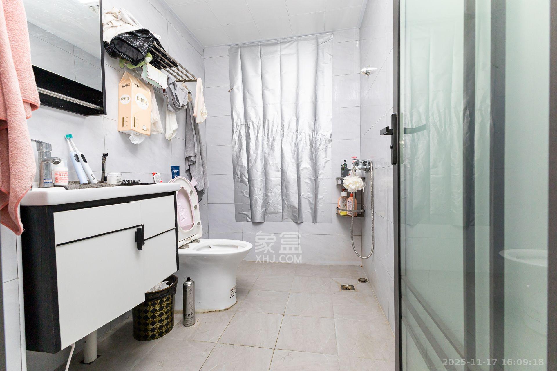 明发阅江悦府 4室2厅2卫 2800.0元/月 明发阅江悦府 4室2厅2卫 2800.0元/月室内图