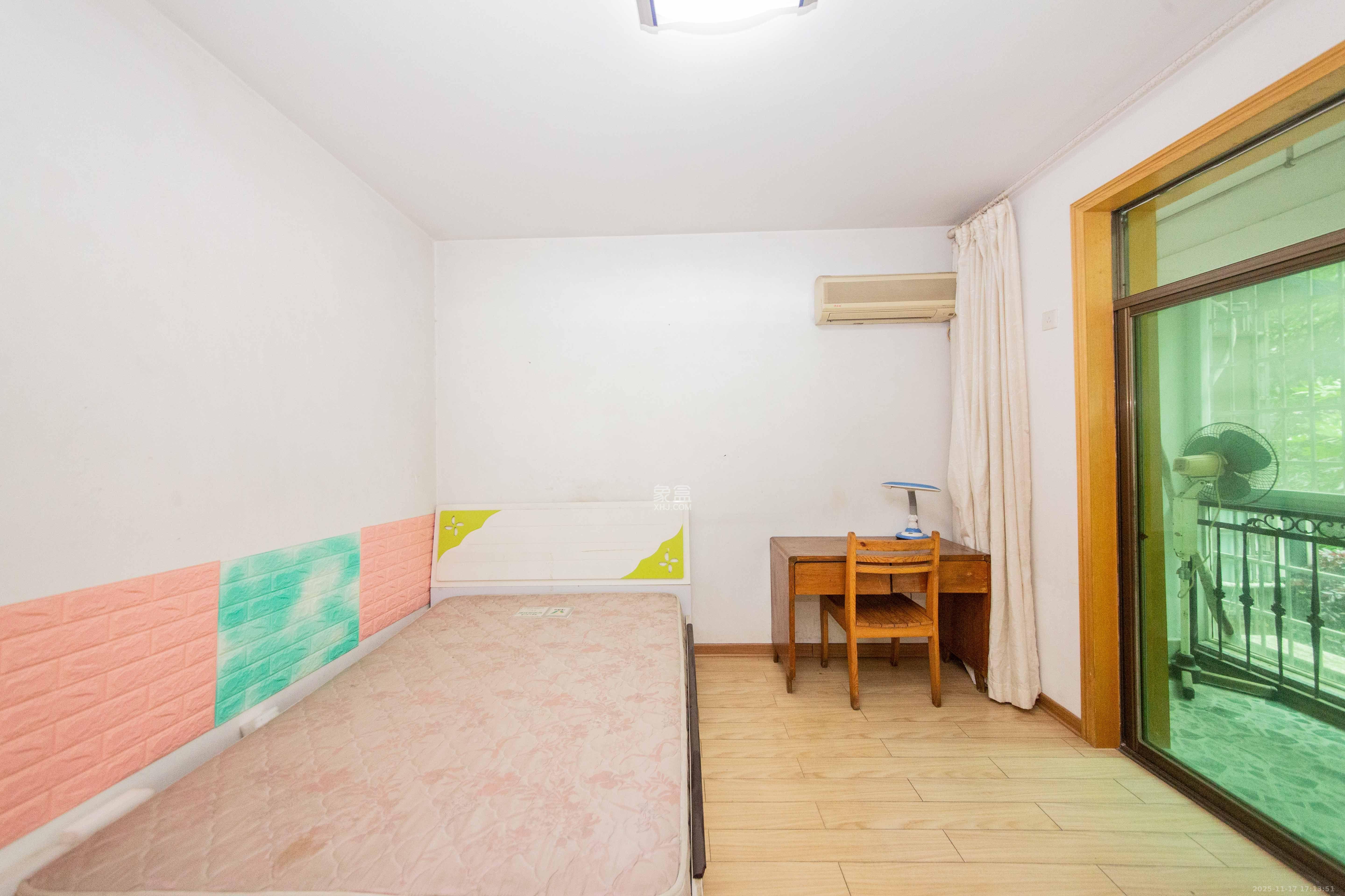 景香苑  3室2厅2卫    2000.0元/月室内图