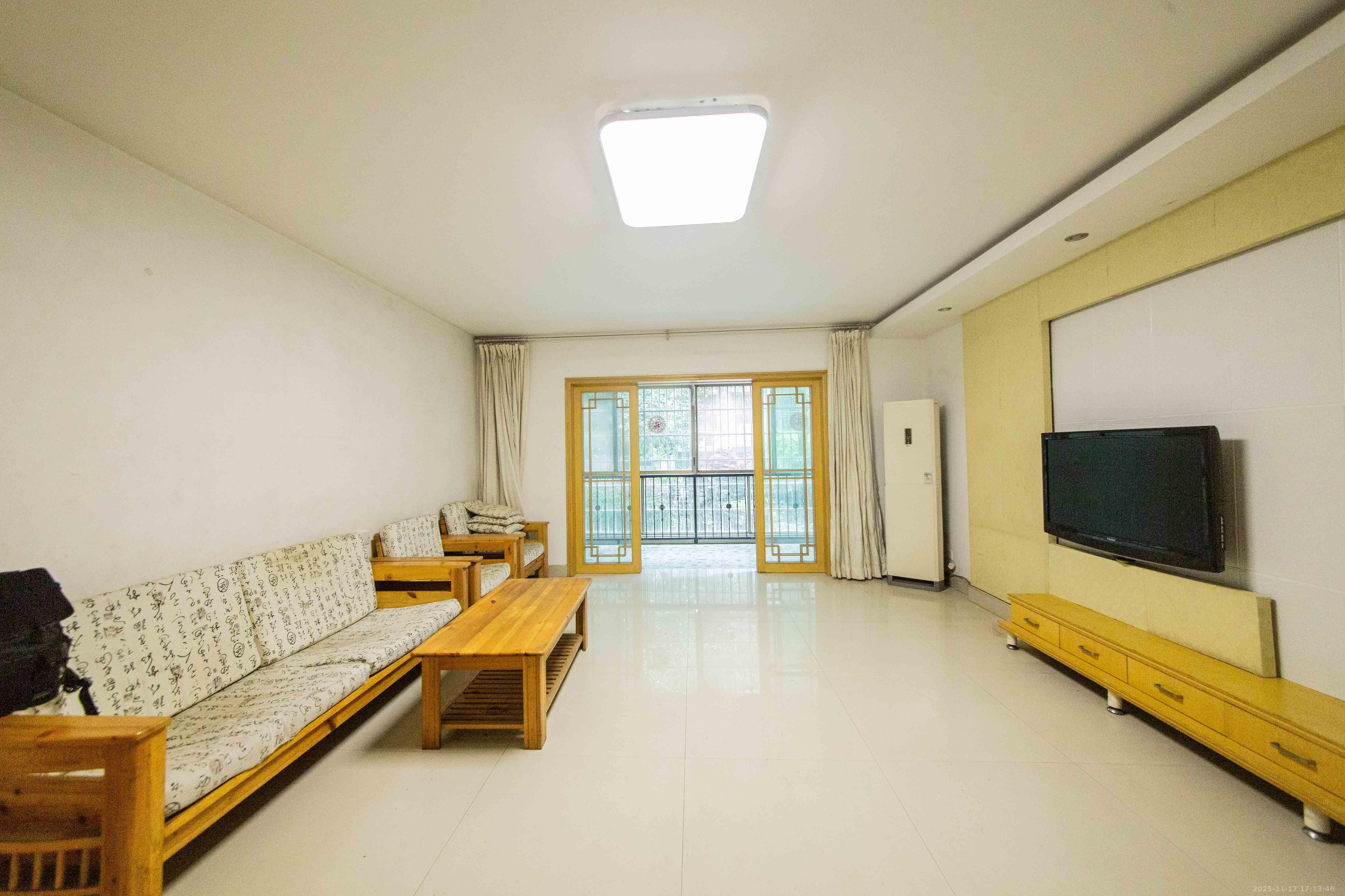 景香苑  3室2厅2卫    2000.0元/月室内图