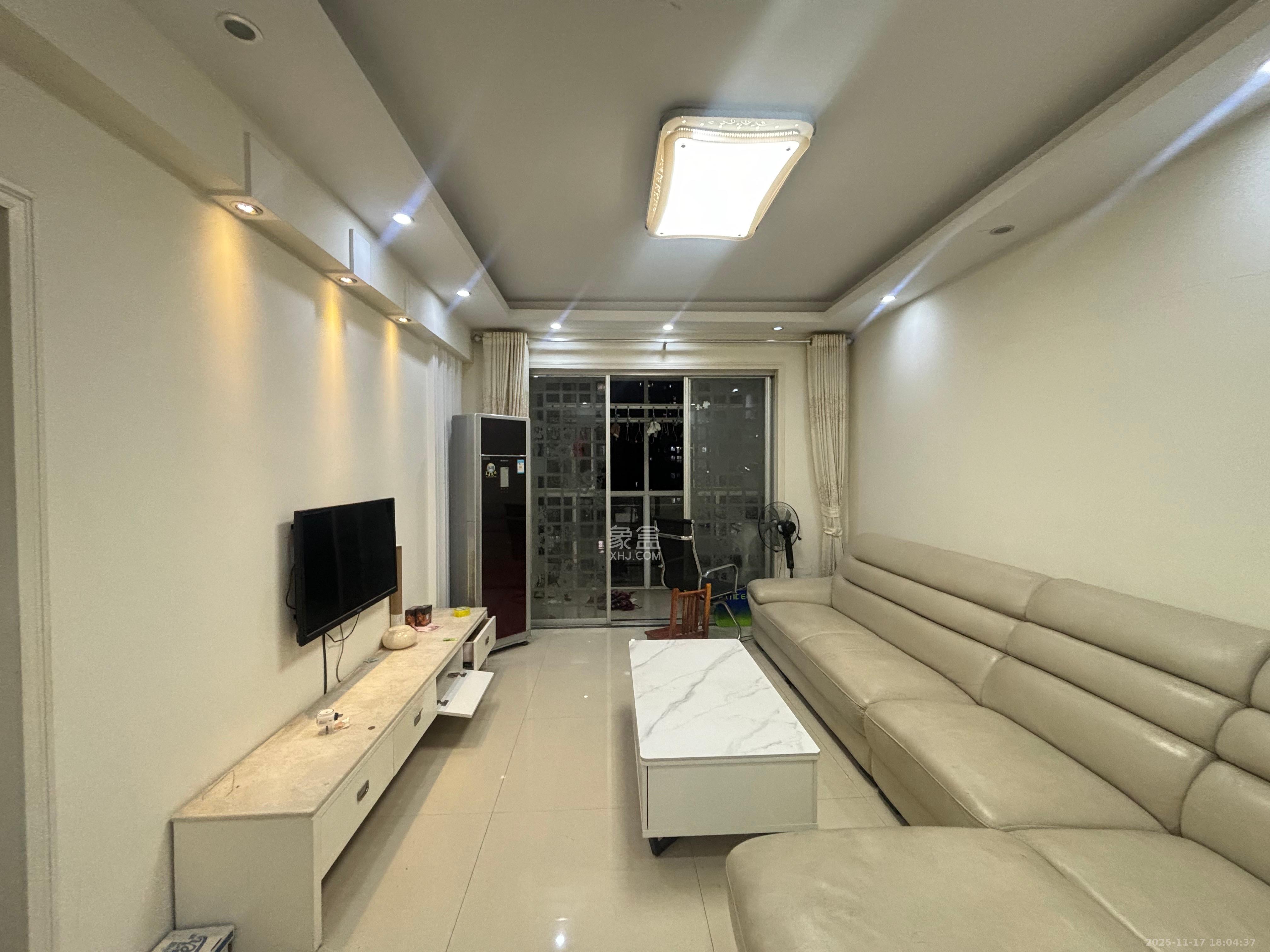 中房F联邦 2室1厅2卫 2400.0元/月 中房F联邦 2室1厅2卫 2400.0元/月室内图