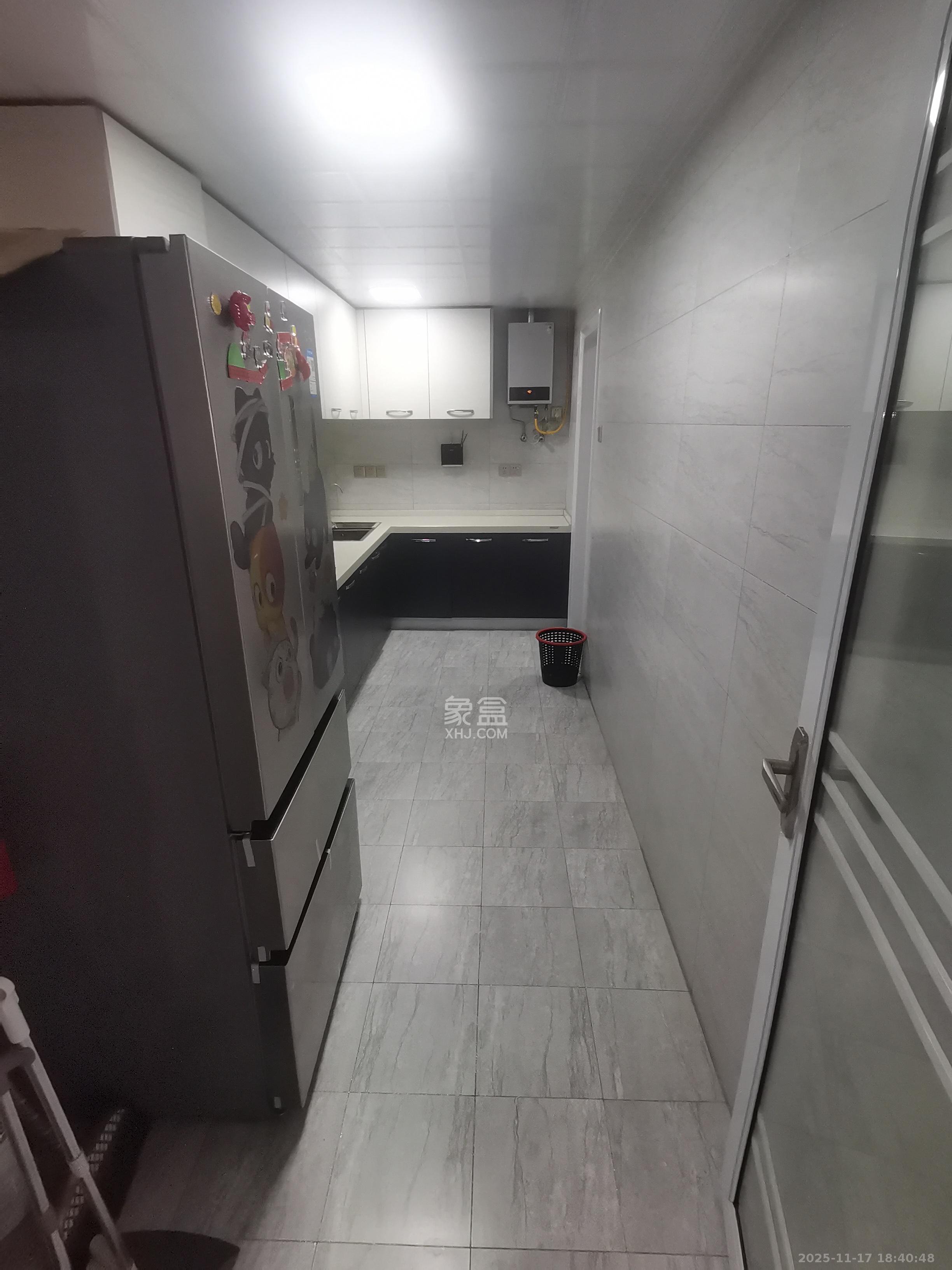 海德公园  3室2厅1卫    2100.0元/月室内图