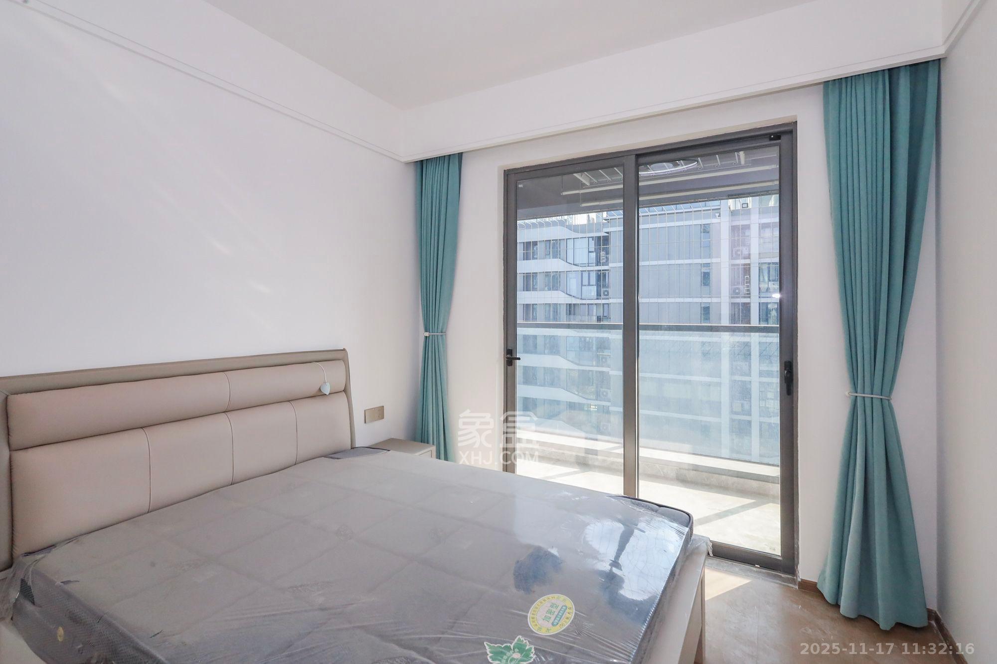 复地滨江金融中心  3室2厅2卫    4500.0元/月室内图