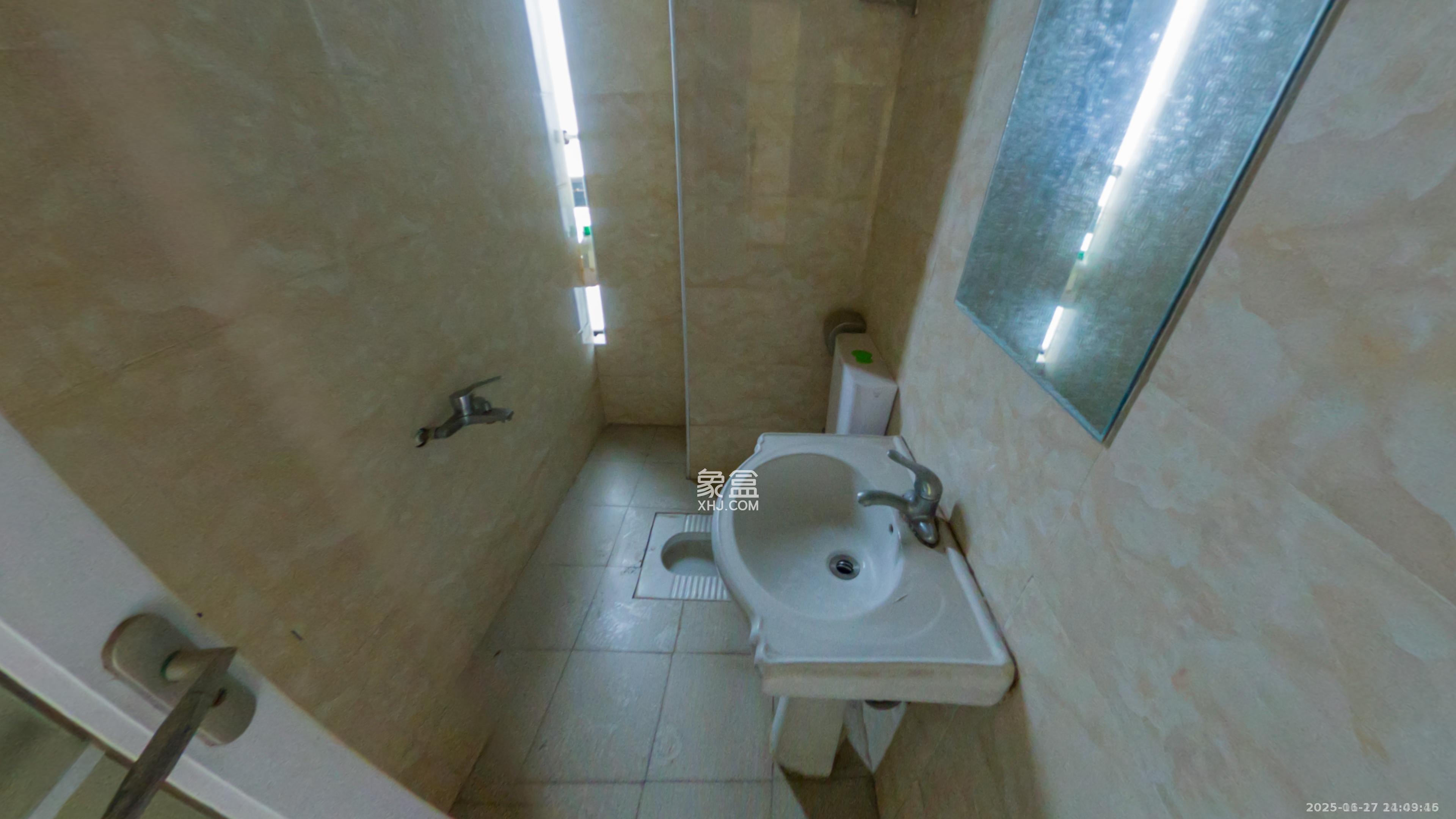 京武浪琴山一、二期 4室2厅2卫 4000.0元/月 京武浪琴山一、二期 4室2厅2卫 4000.0元/月室内图